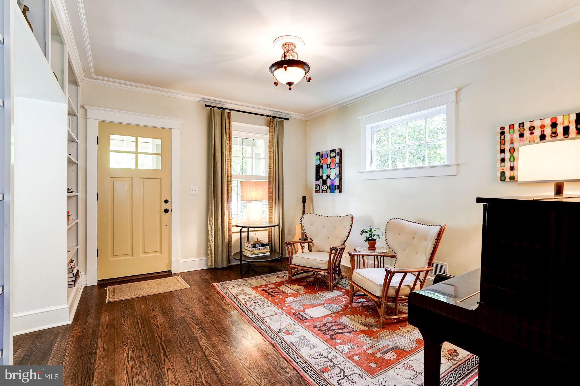 LYON VILLAGE - Residential