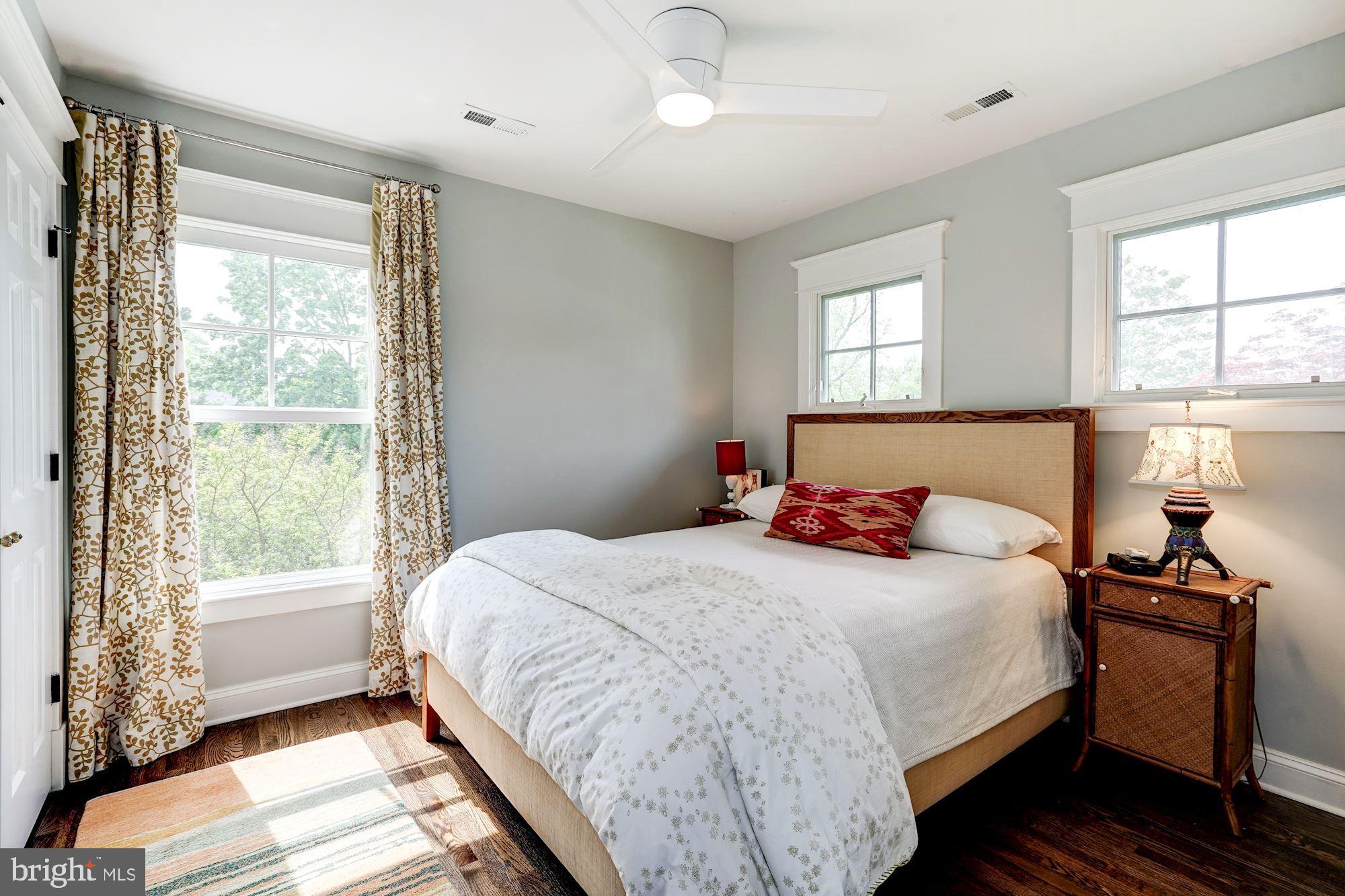 LYON VILLAGE - Residential