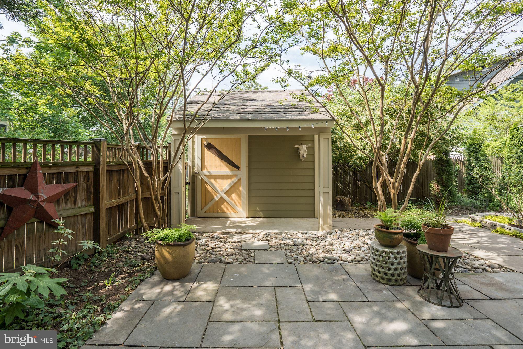 LYON VILLAGE - Residential