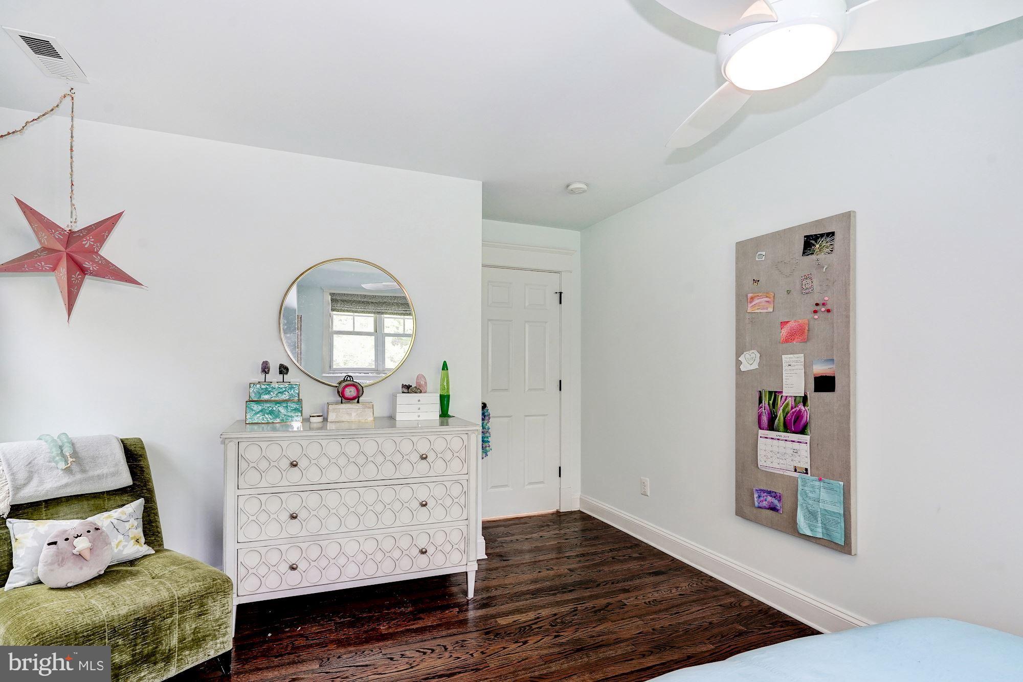 LYON VILLAGE - Residential