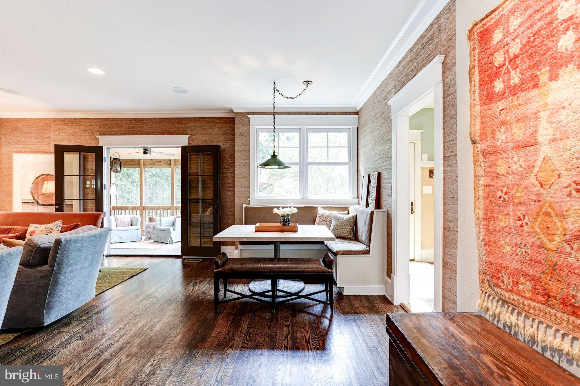 LYON VILLAGE - Residential