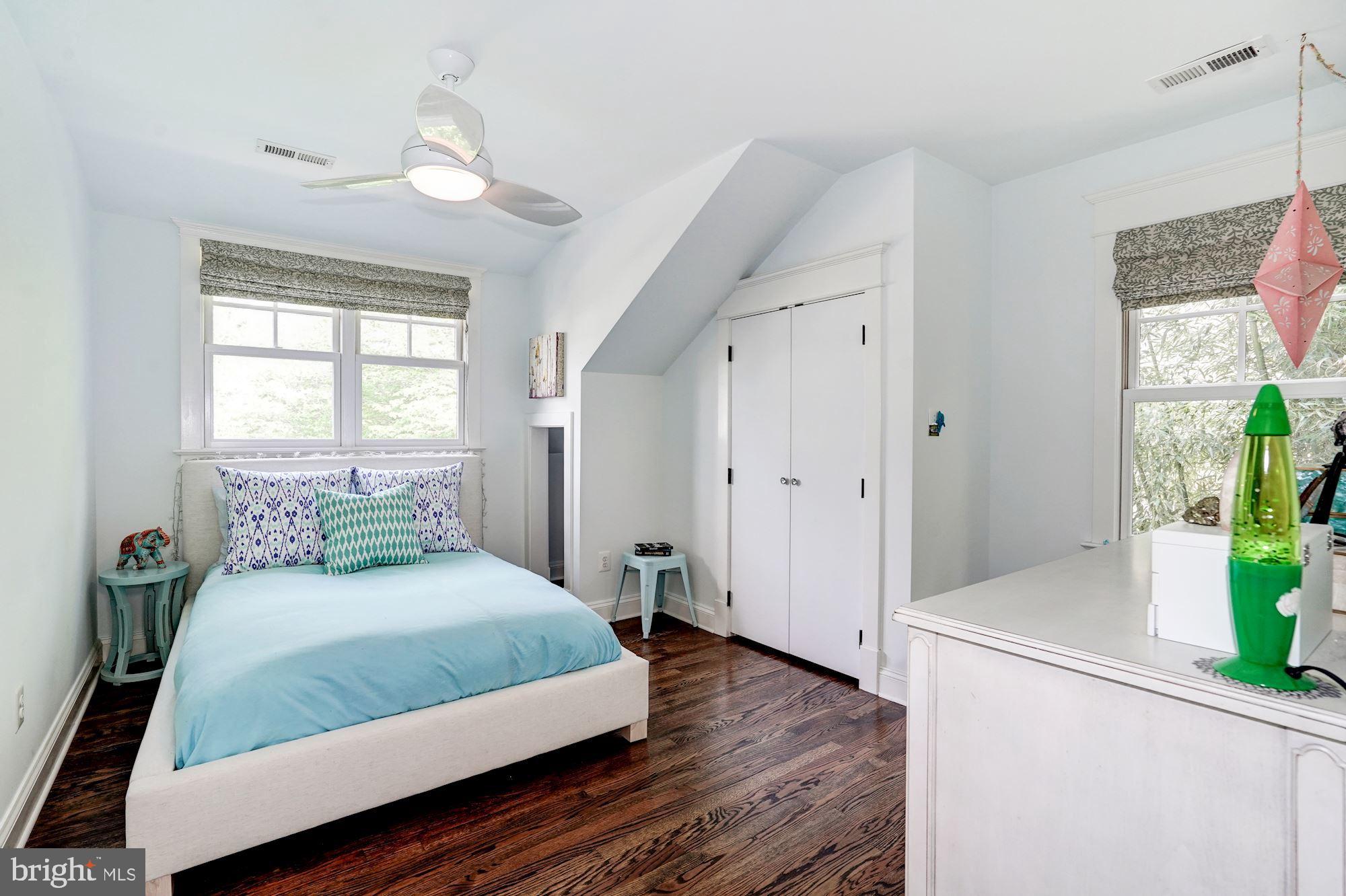 LYON VILLAGE - Residential