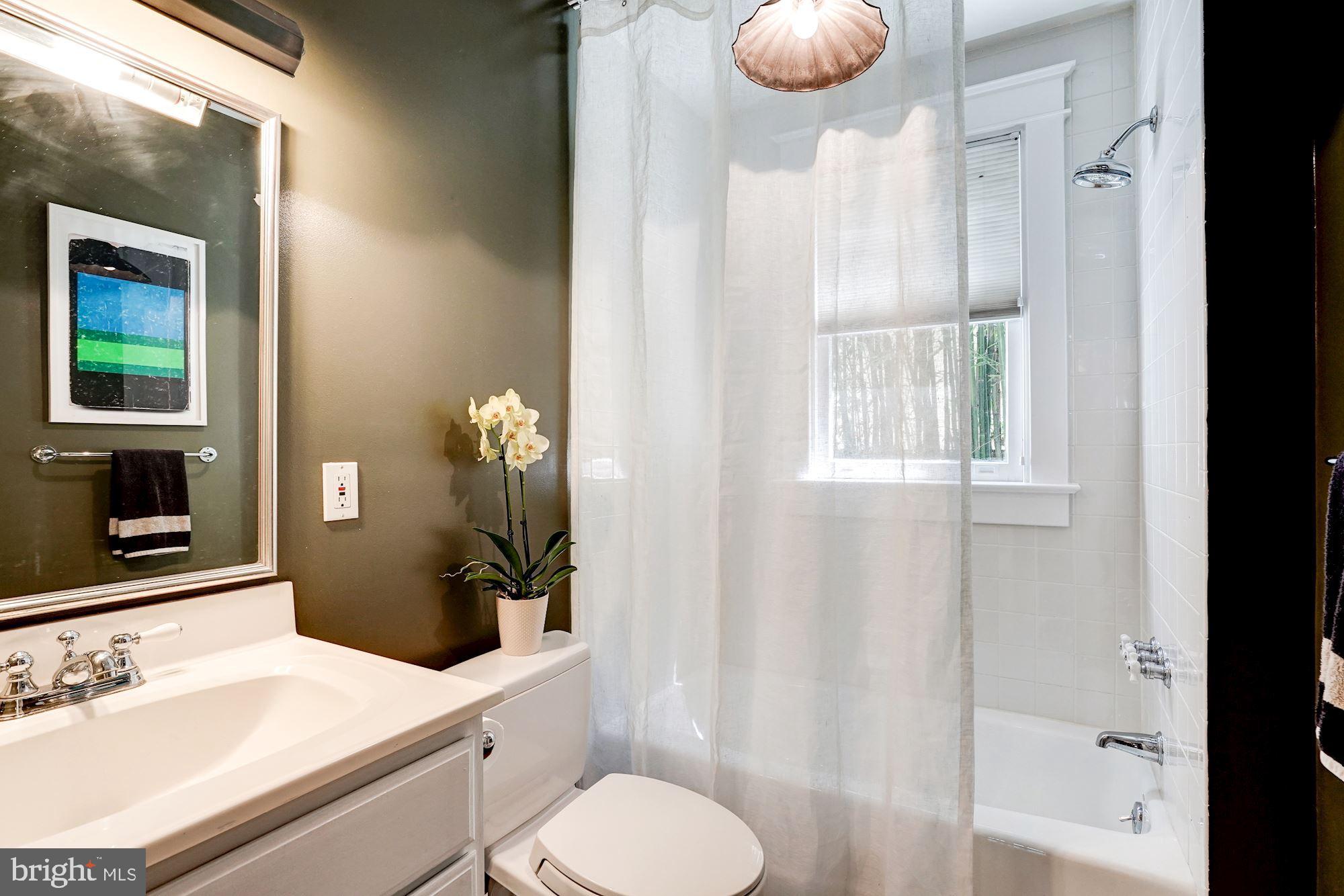 LYON VILLAGE - Residential