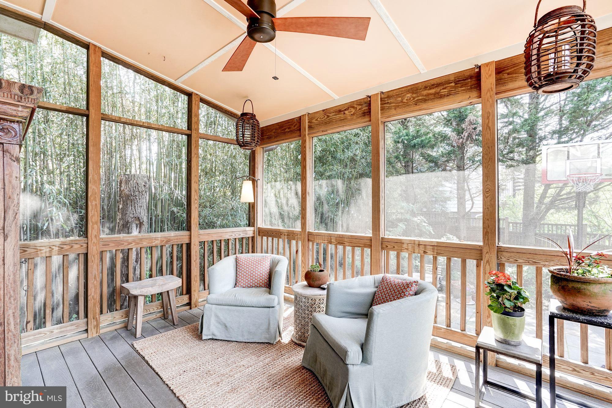 LYON VILLAGE - Residential