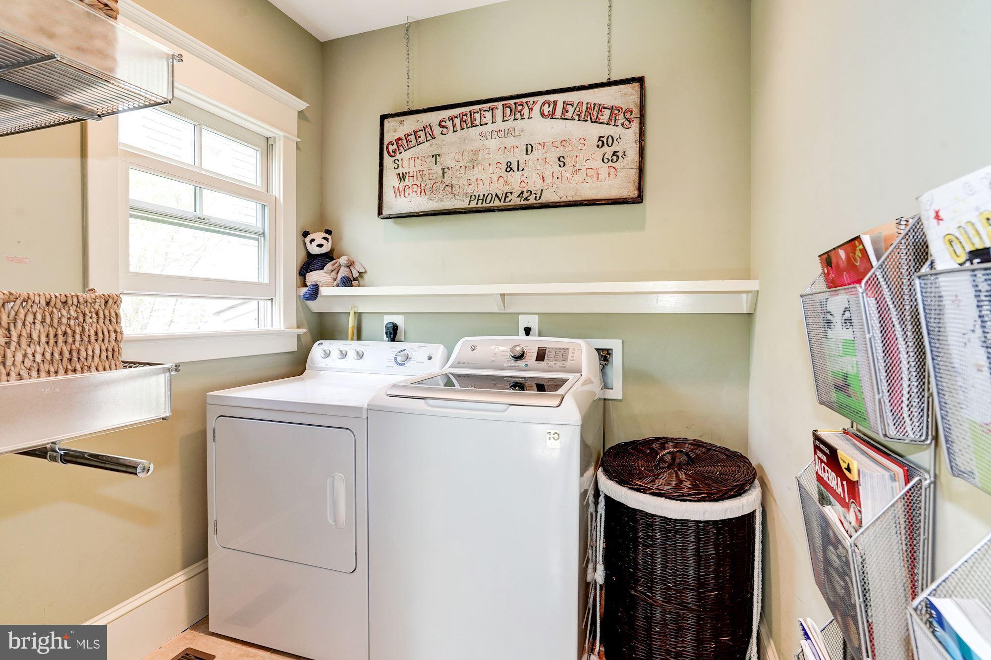 LYON VILLAGE - Residential