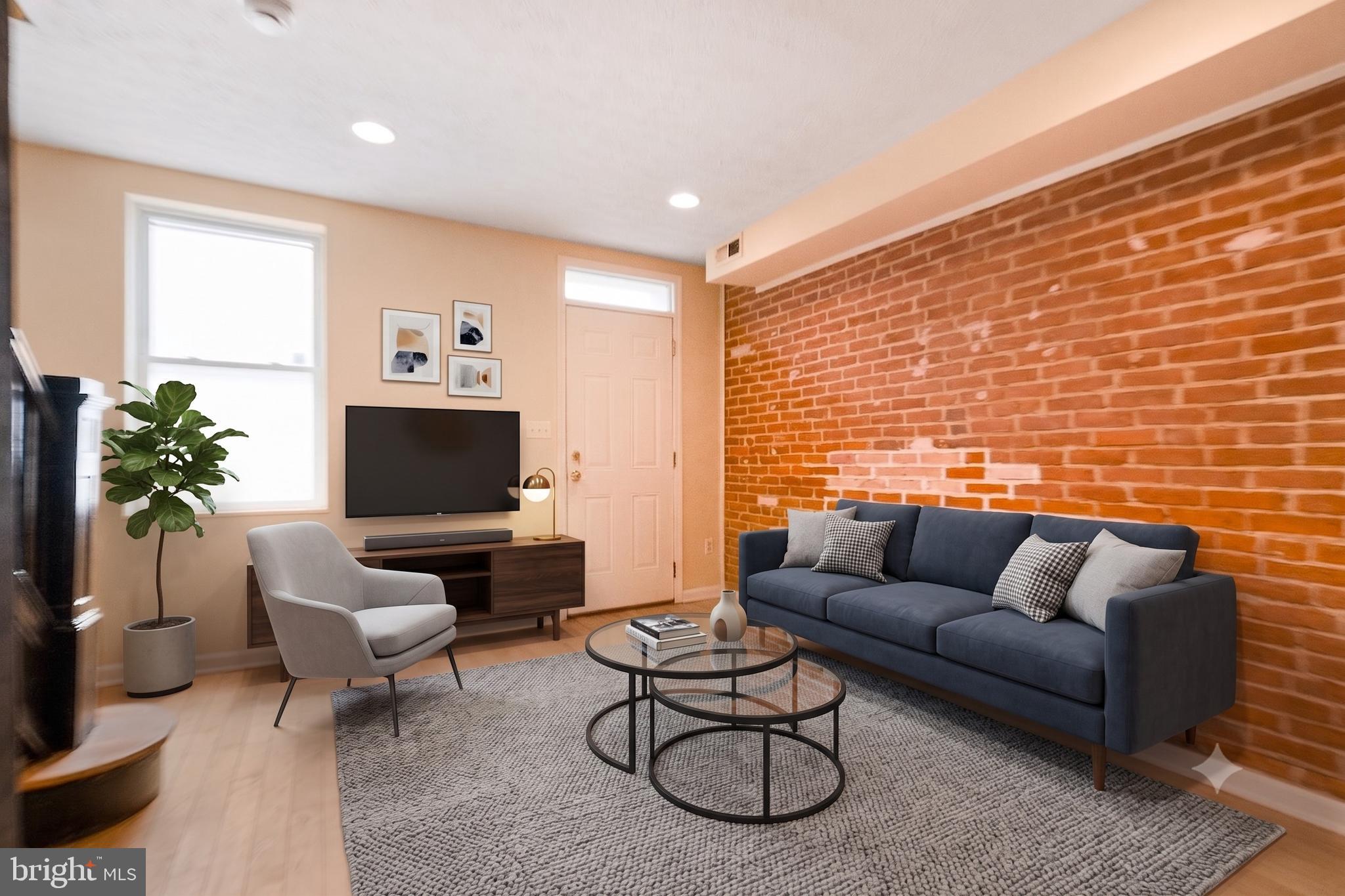 1123 W LOMBARD STREET