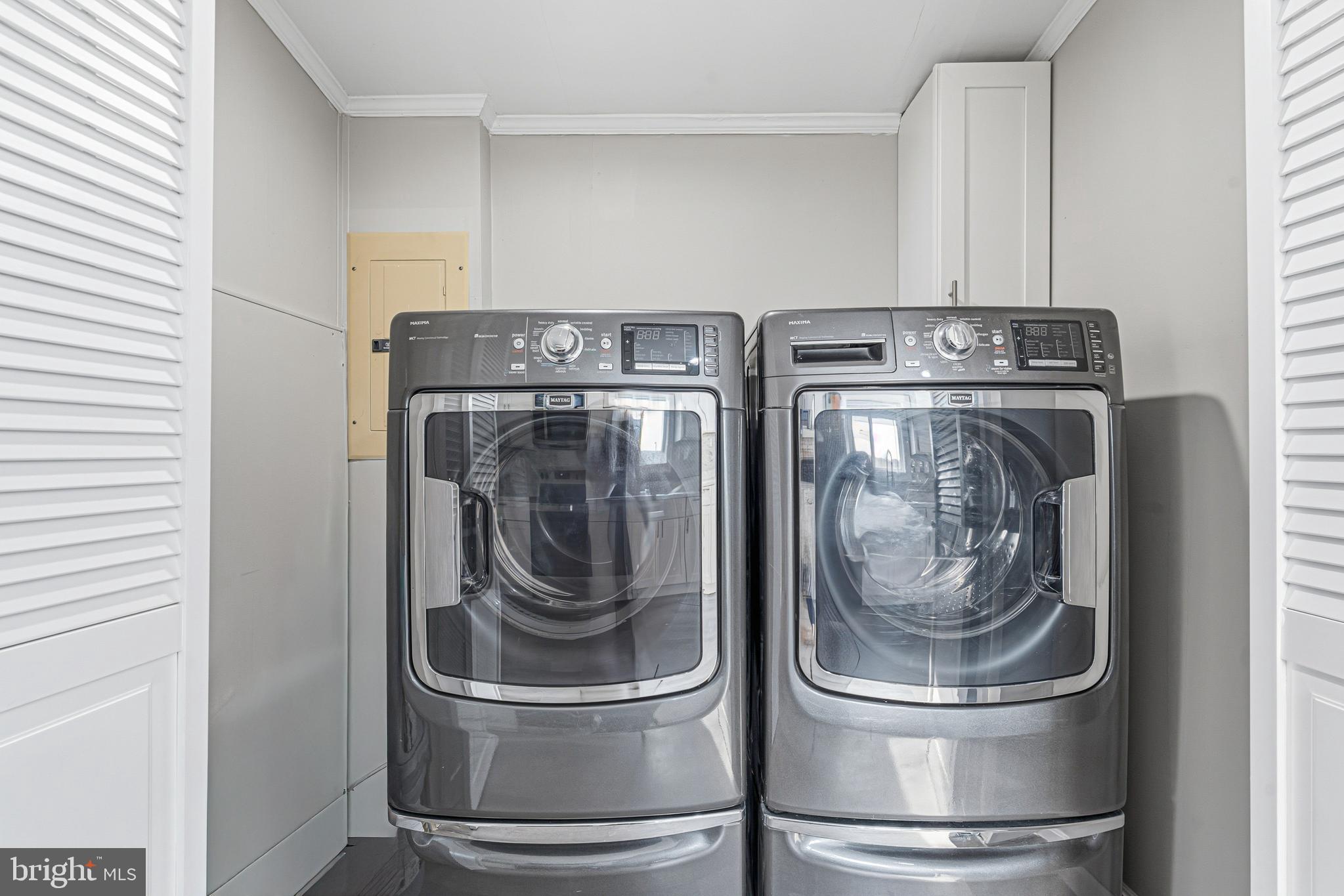 BUSH RIVER MANOR - Residential