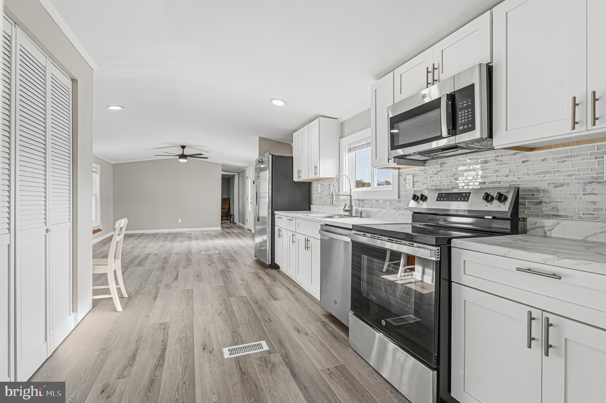 BUSH RIVER MANOR - Residential