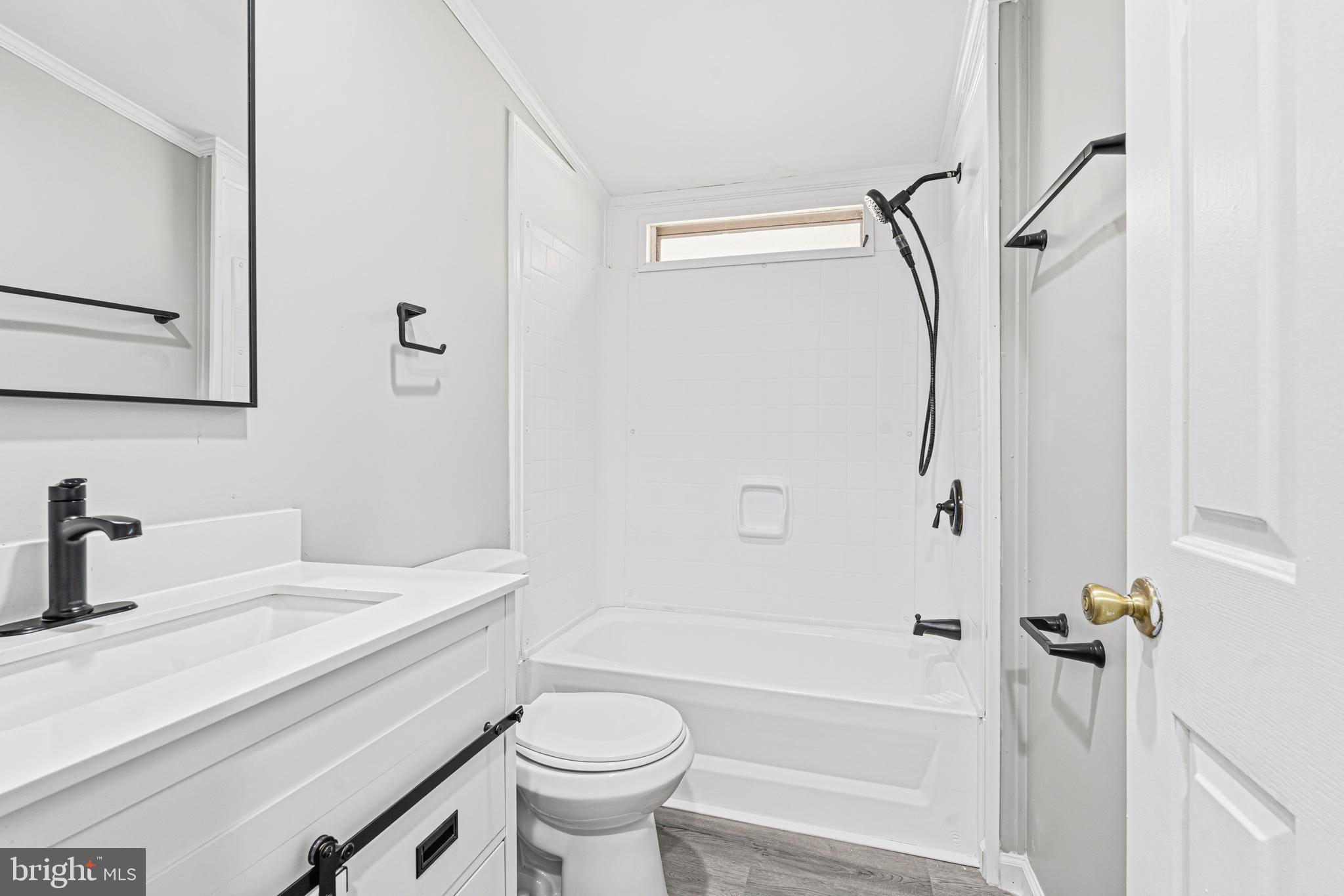 BUSH RIVER MANOR - Residential