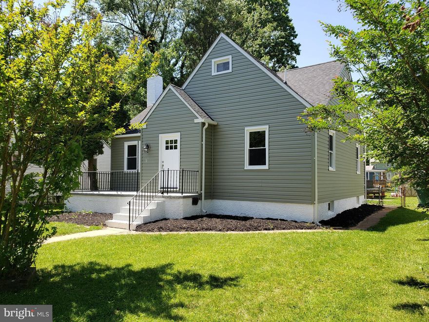 Stunning renovation offering 2400 sq. ft. of finished living space and 5 bedrooms. The first-floor is framed by an eat-in-gourmet kit w quartz counter tops, stainless steel appliances, cool neutrally painted walls and beautiful wood floors. Coffered living room ceiling. Huge lower level with family room, full bath and BDR/office, utility room and more. Spacious fullflr mstr BDR with full bath. Parking included in list price. Cable TV available. Fiber Optics available. Double pane windows, ENERGY STAR qualified & insulated.