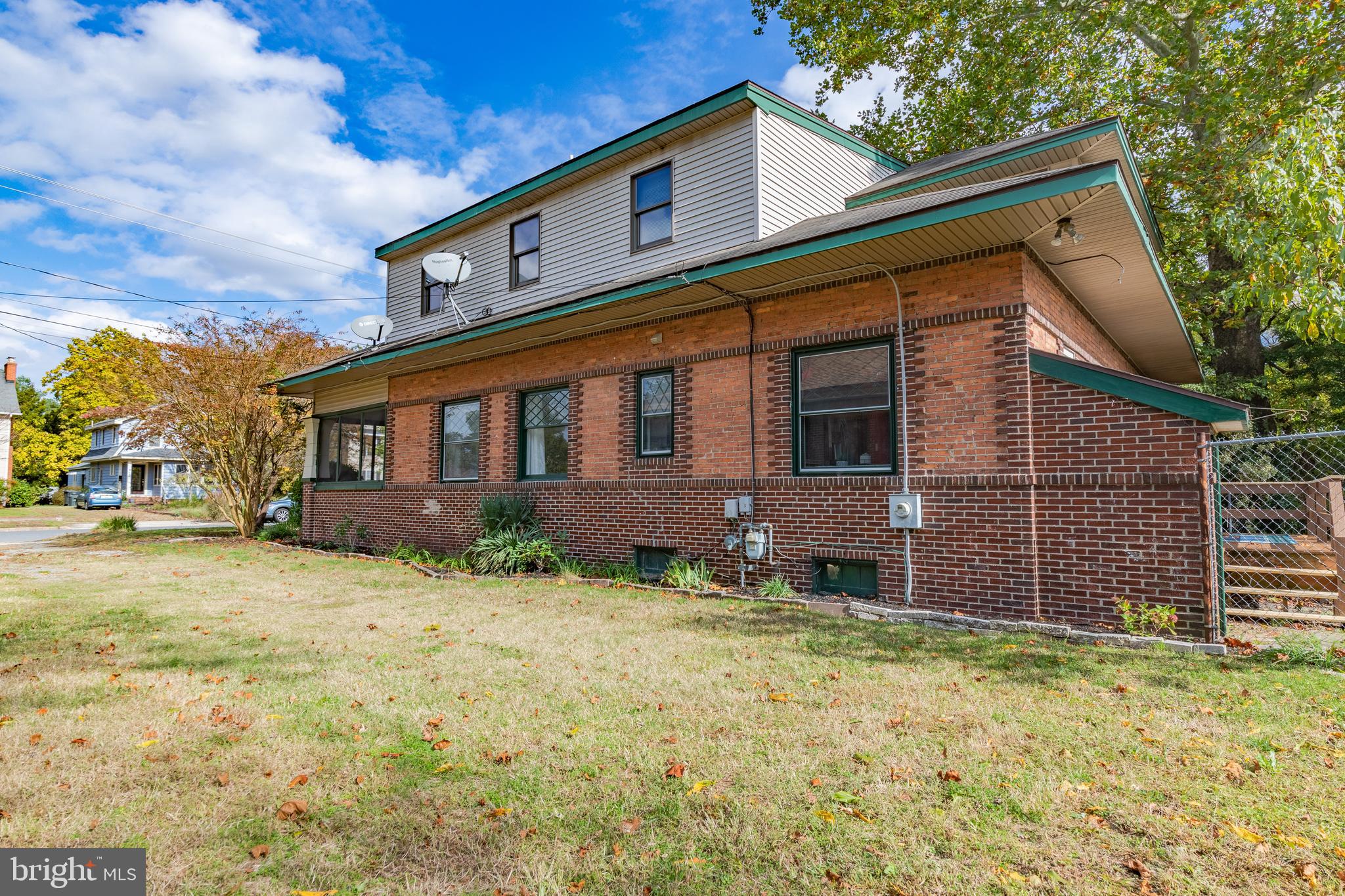 CAMDEN AVE. - Residential
