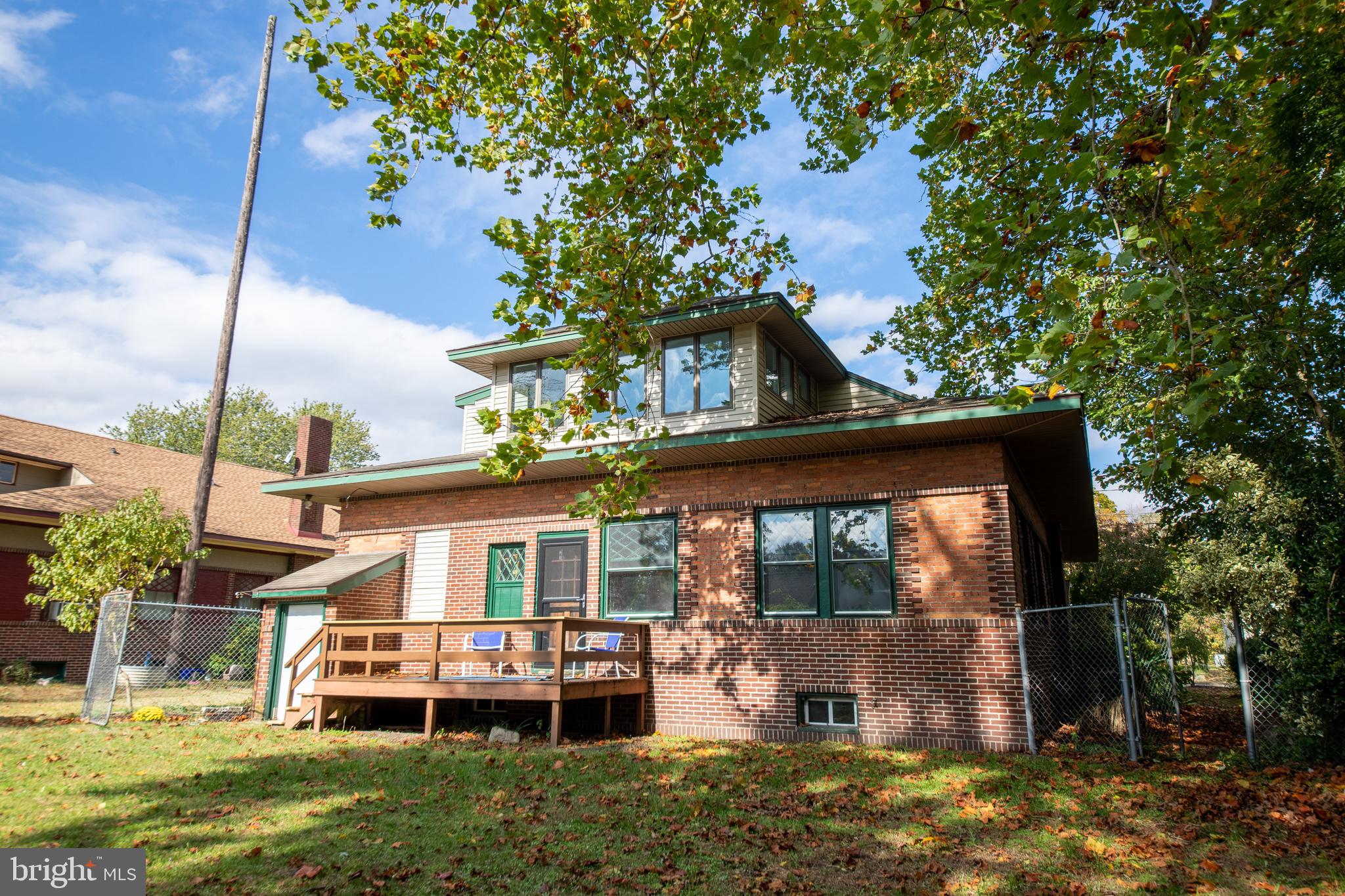 CAMDEN AVE. - Residential