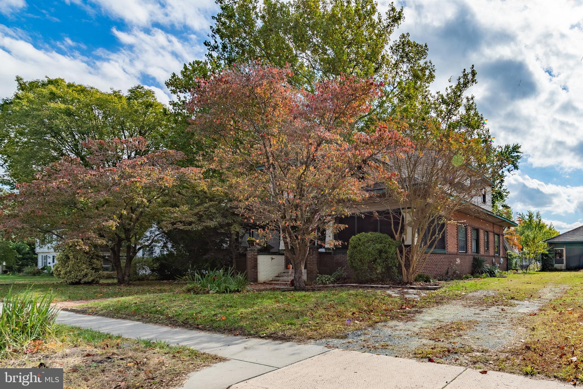 CAMDEN AVE. - Residential