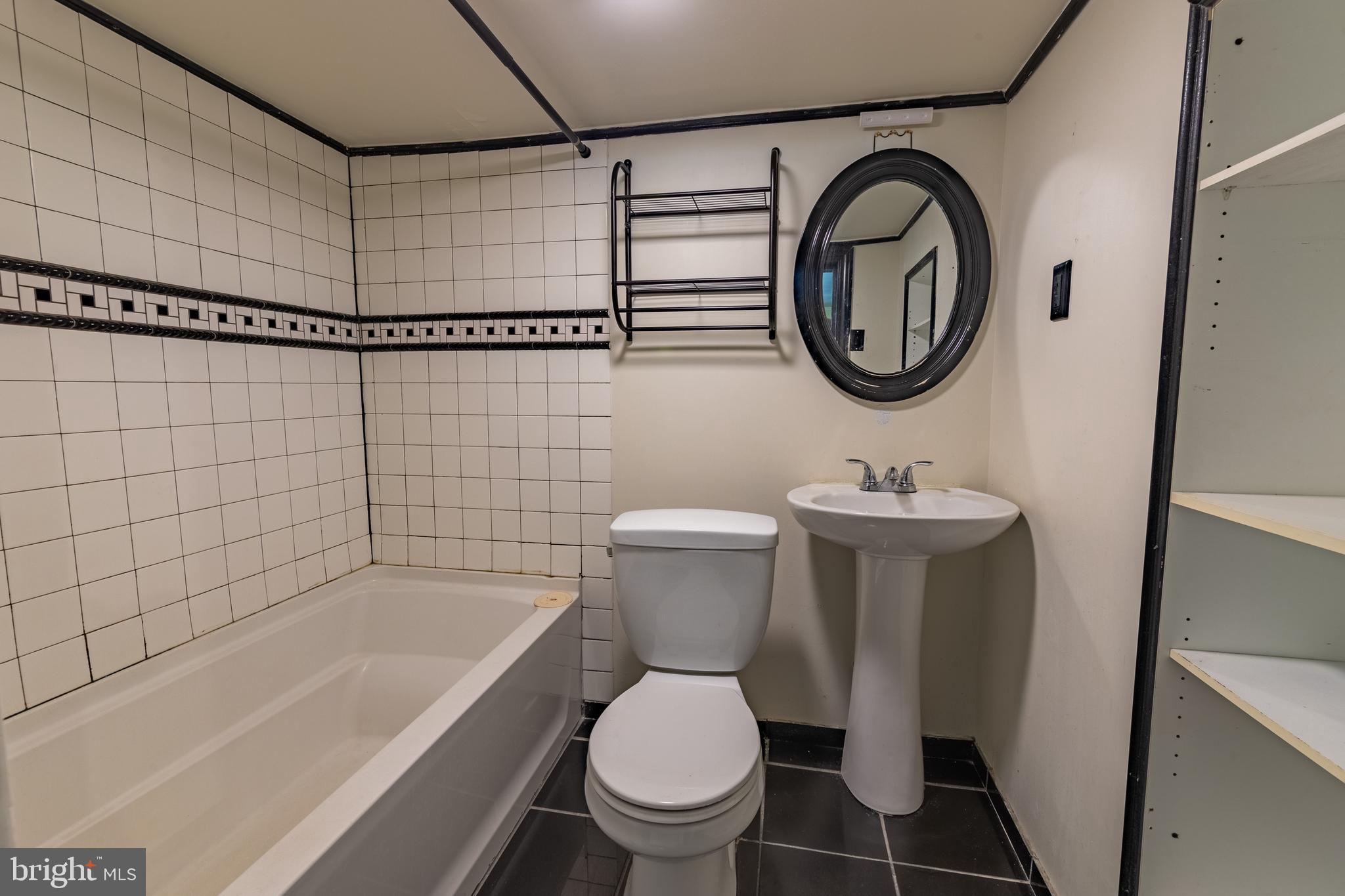 CAMDEN AVE. - Residential