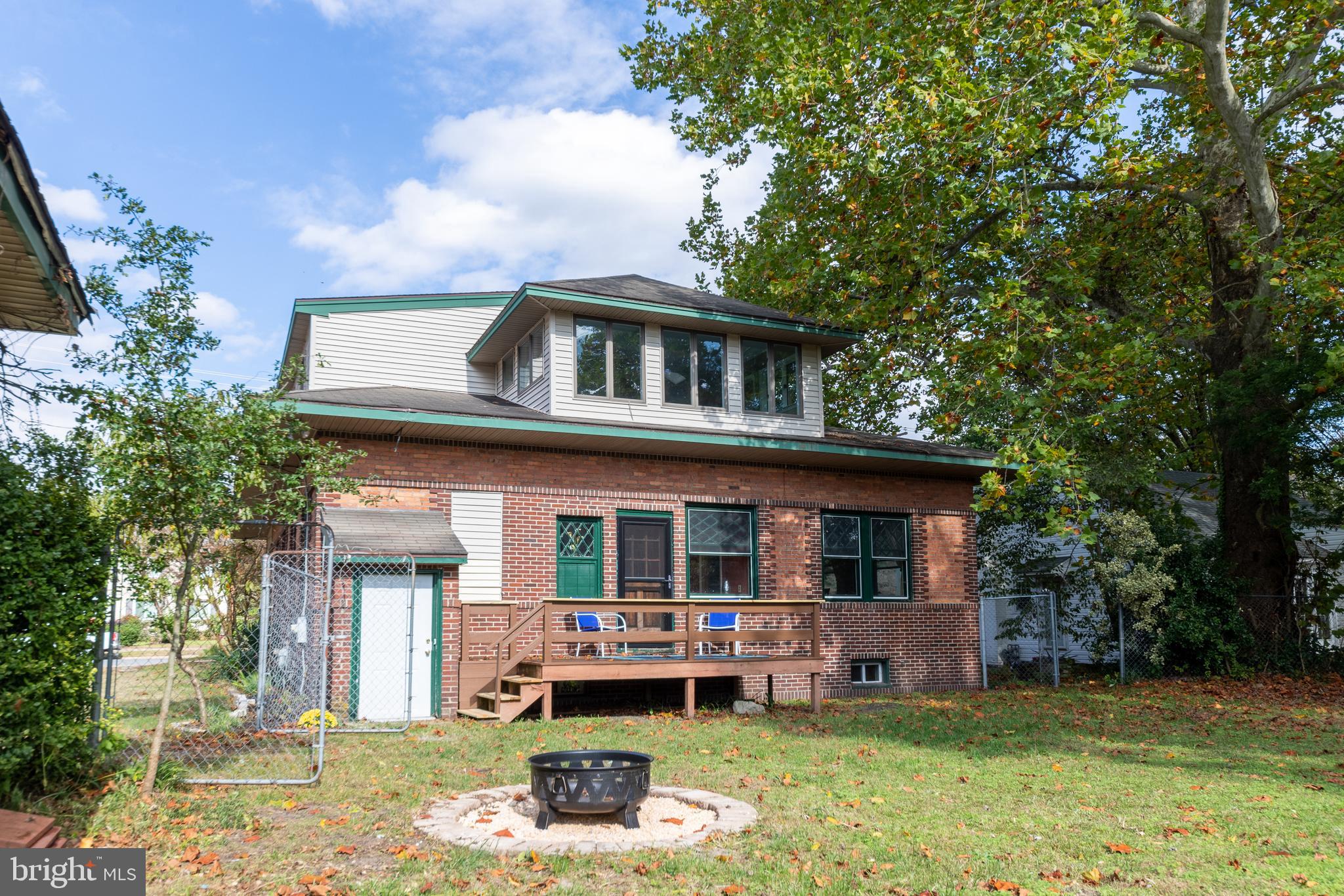 CAMDEN AVE. - Residential