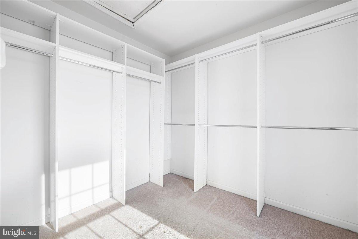 FOXFIELD AT MIDDLETOWN - Residential