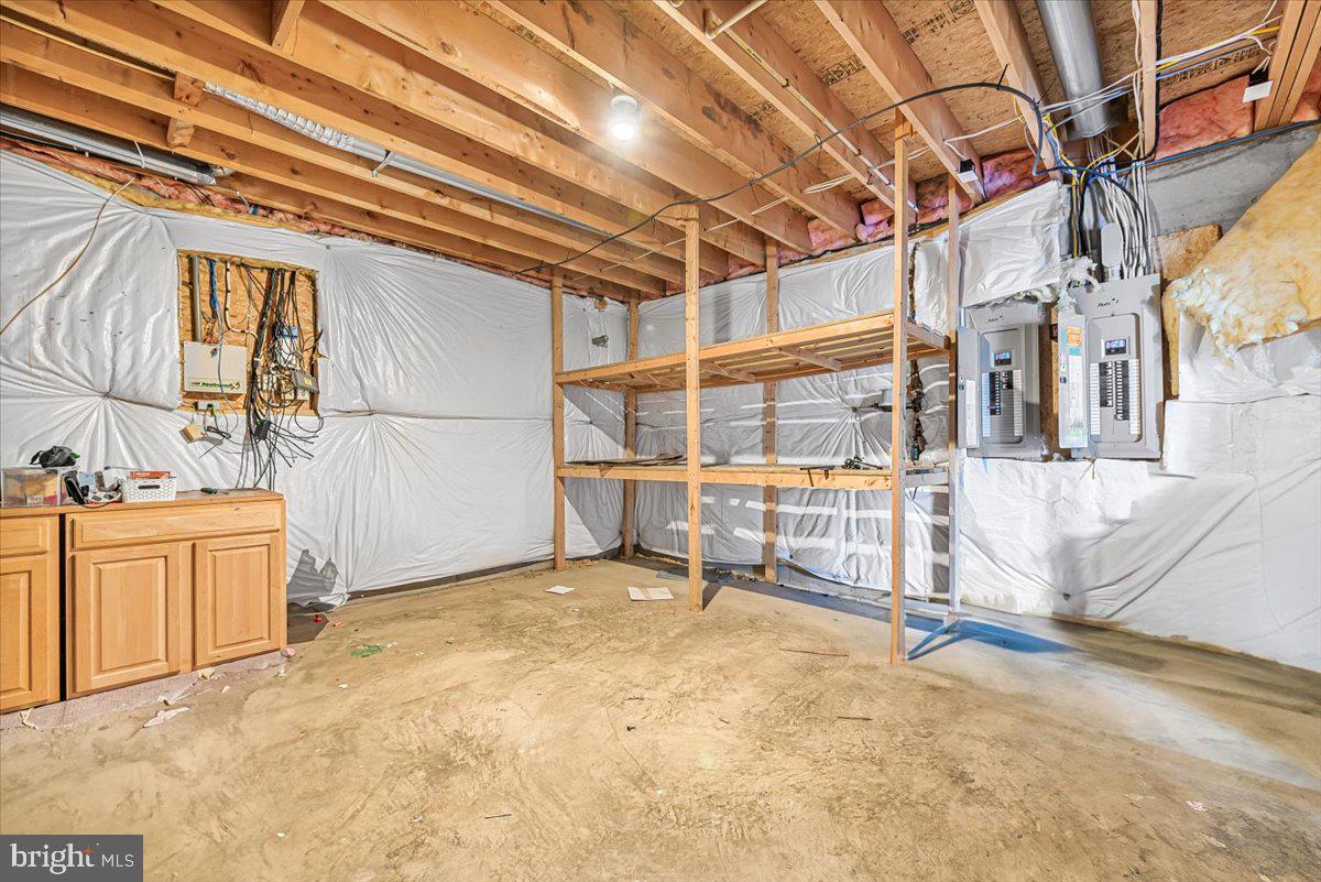 FOXFIELD AT MIDDLETOWN - Residential