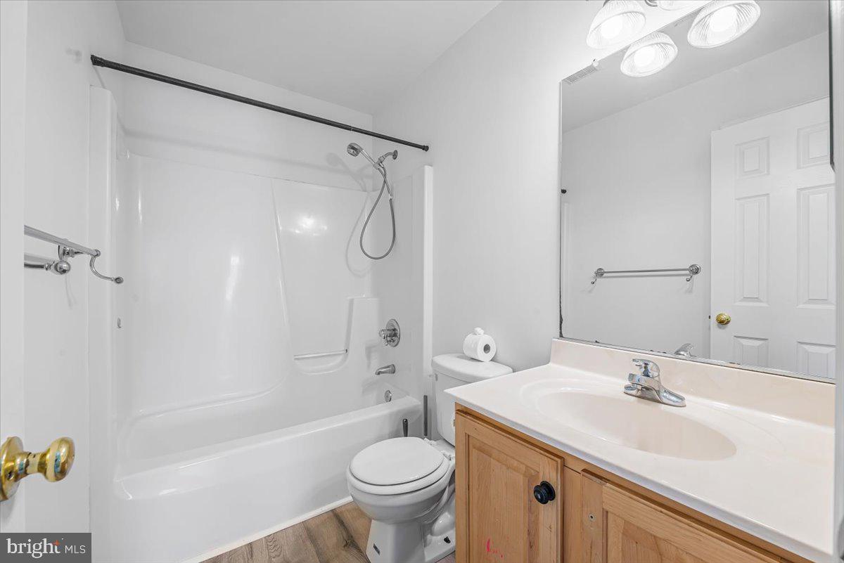 FOXFIELD AT MIDDLETOWN - Residential