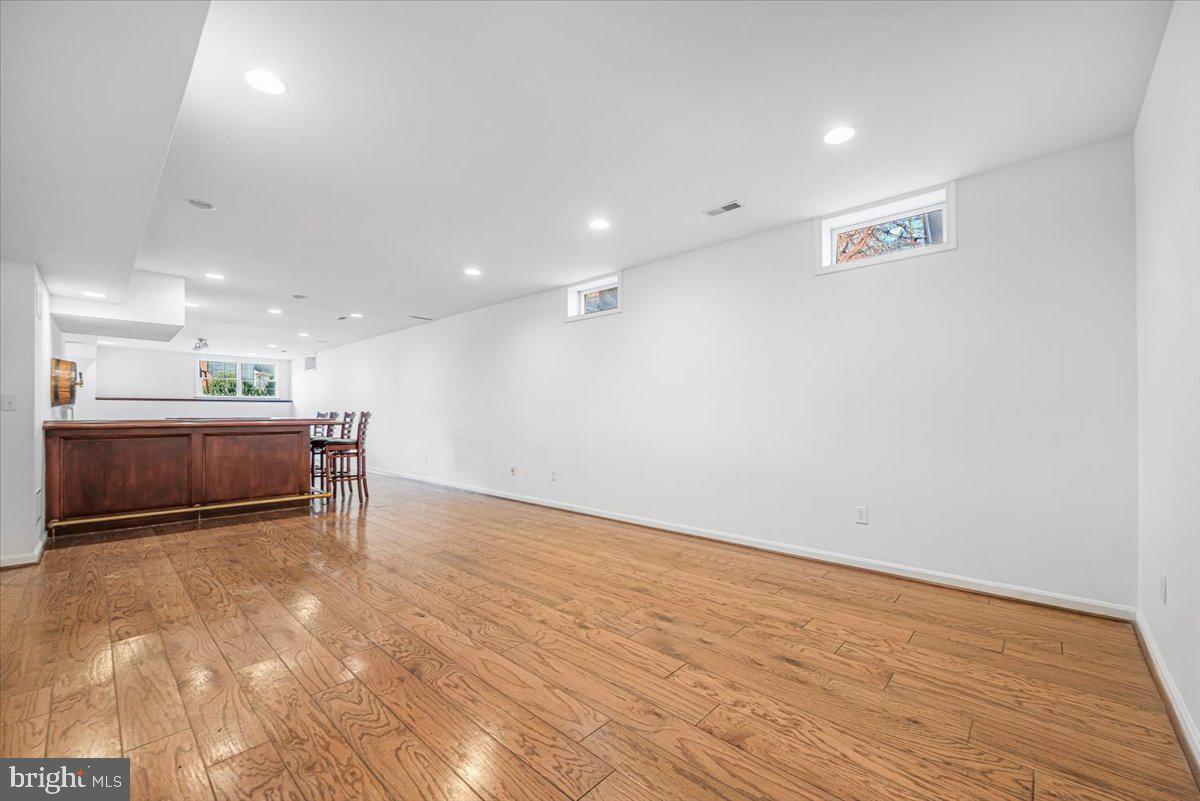 FOXFIELD AT MIDDLETOWN - Residential