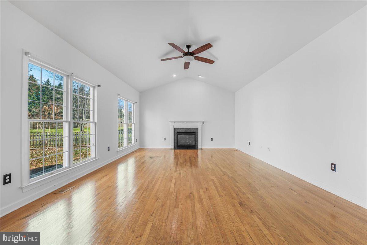 FOXFIELD AT MIDDLETOWN - Residential