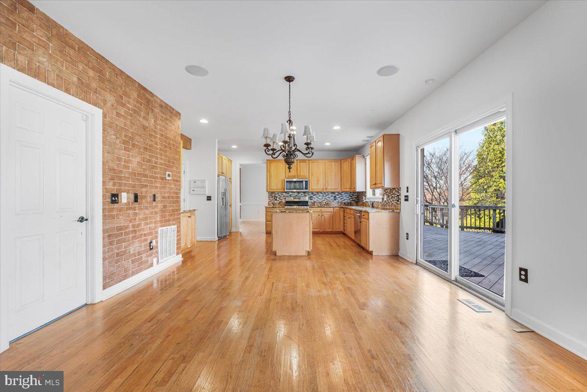 FOXFIELD AT MIDDLETOWN - Residential