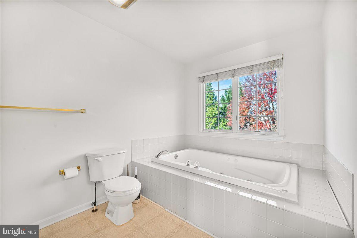 FOXFIELD AT MIDDLETOWN - Residential