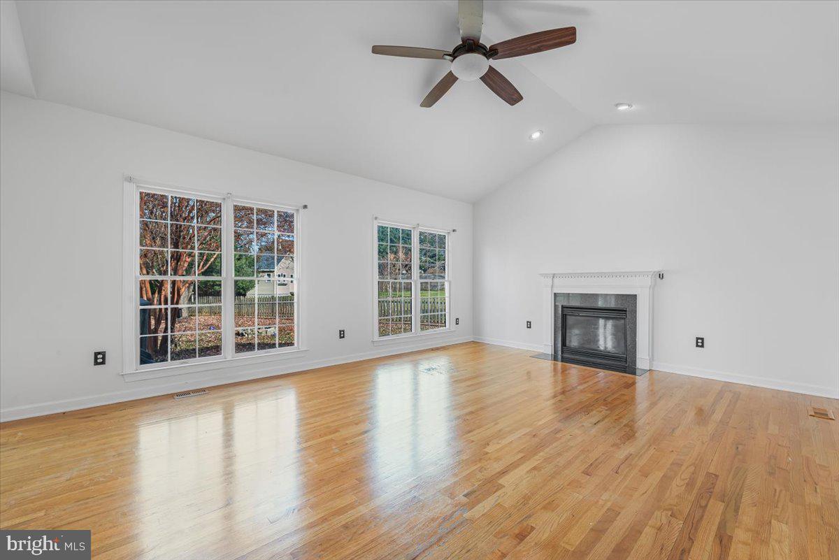 FOXFIELD AT MIDDLETOWN - Residential