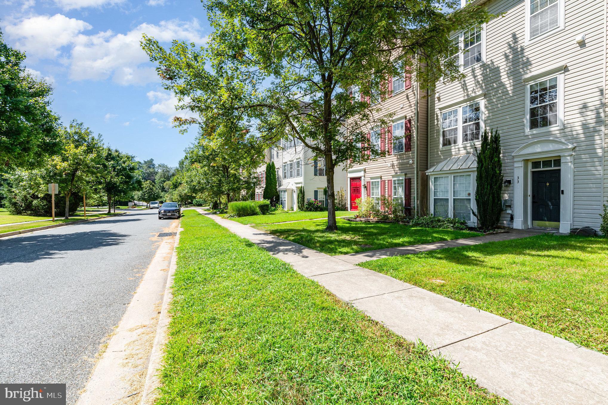 33 MALLORY WAY