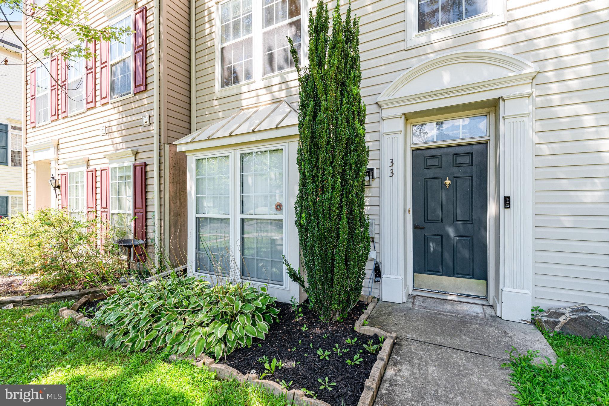 33 MALLORY WAY
