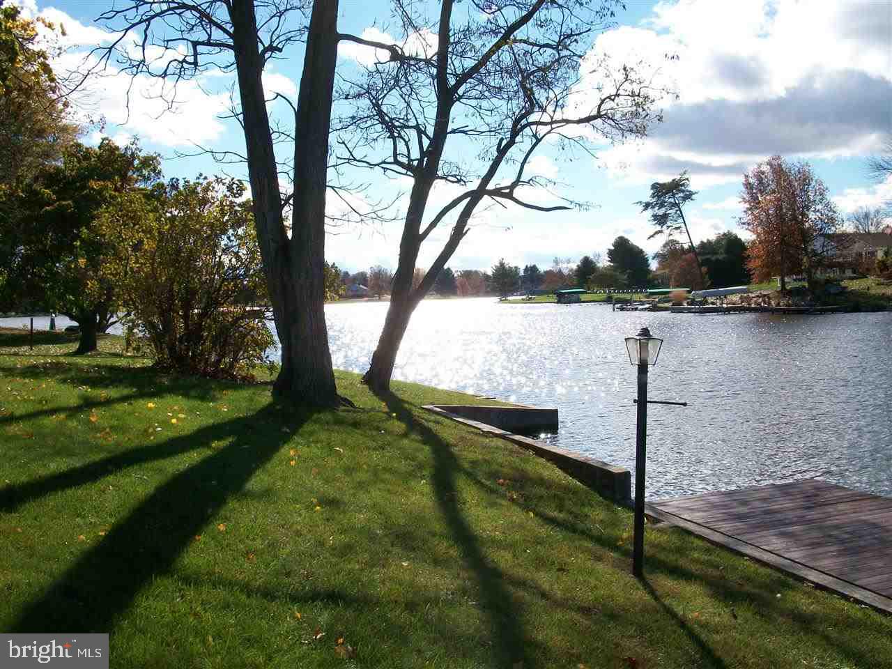 LAKE HERITAGE - Residential