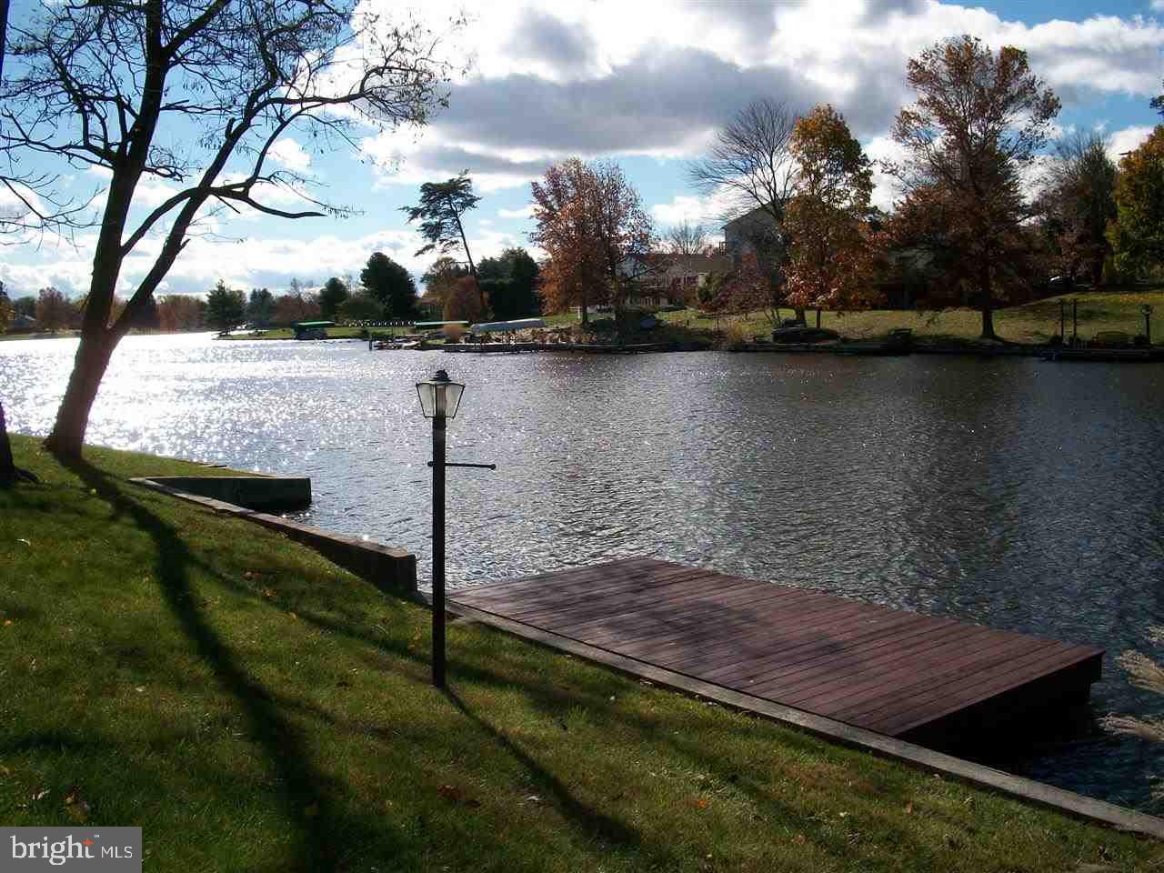 LAKE HERITAGE - Residential