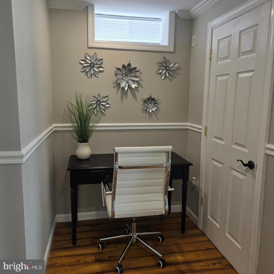 3 HILLFIELD AVENUE