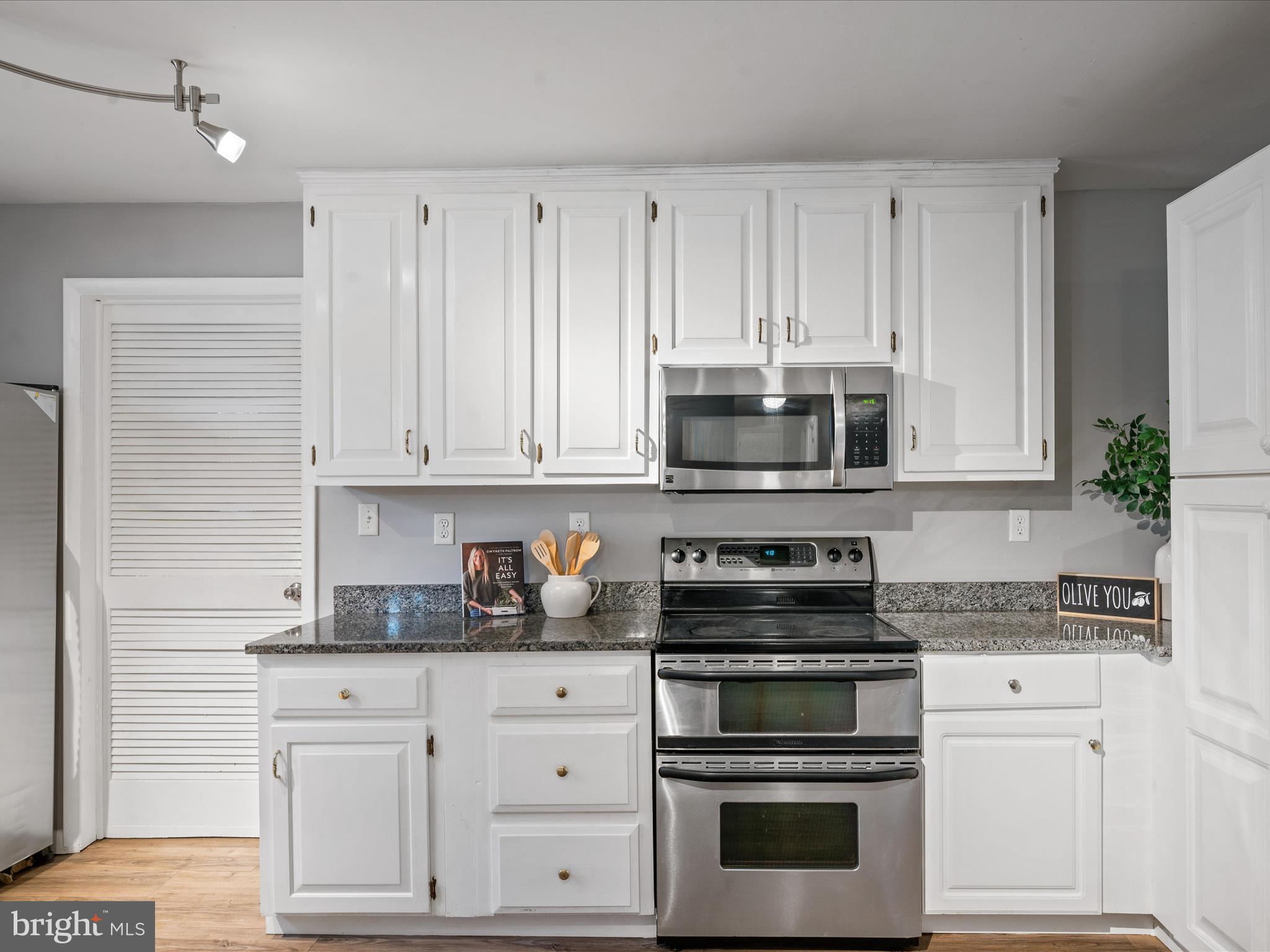 MECKLENBURG HEIGHTS - Residential