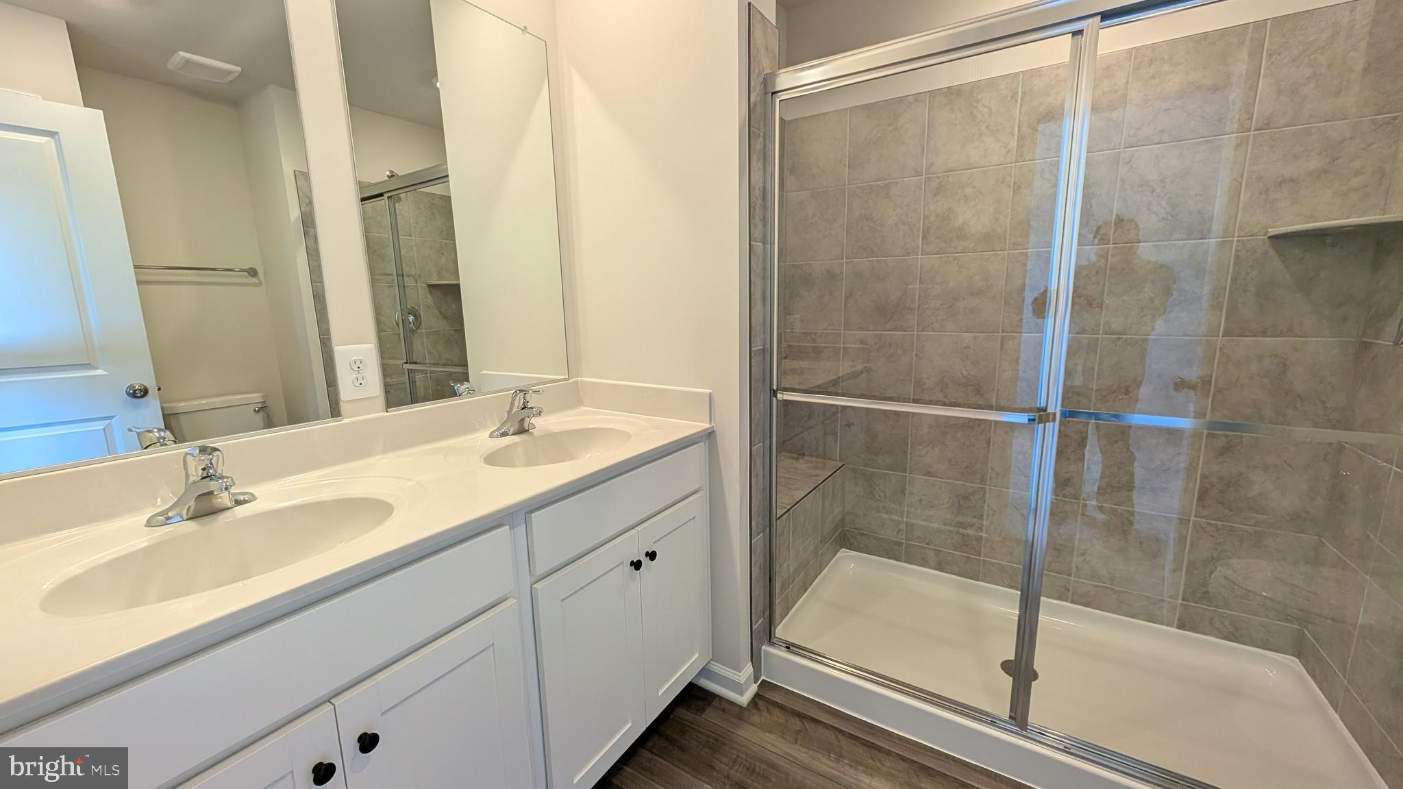 RED CLOVER MEADOWS - Residential Lease