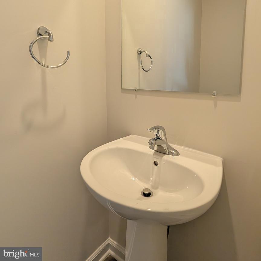 RED CLOVER MEADOWS - Residential Lease