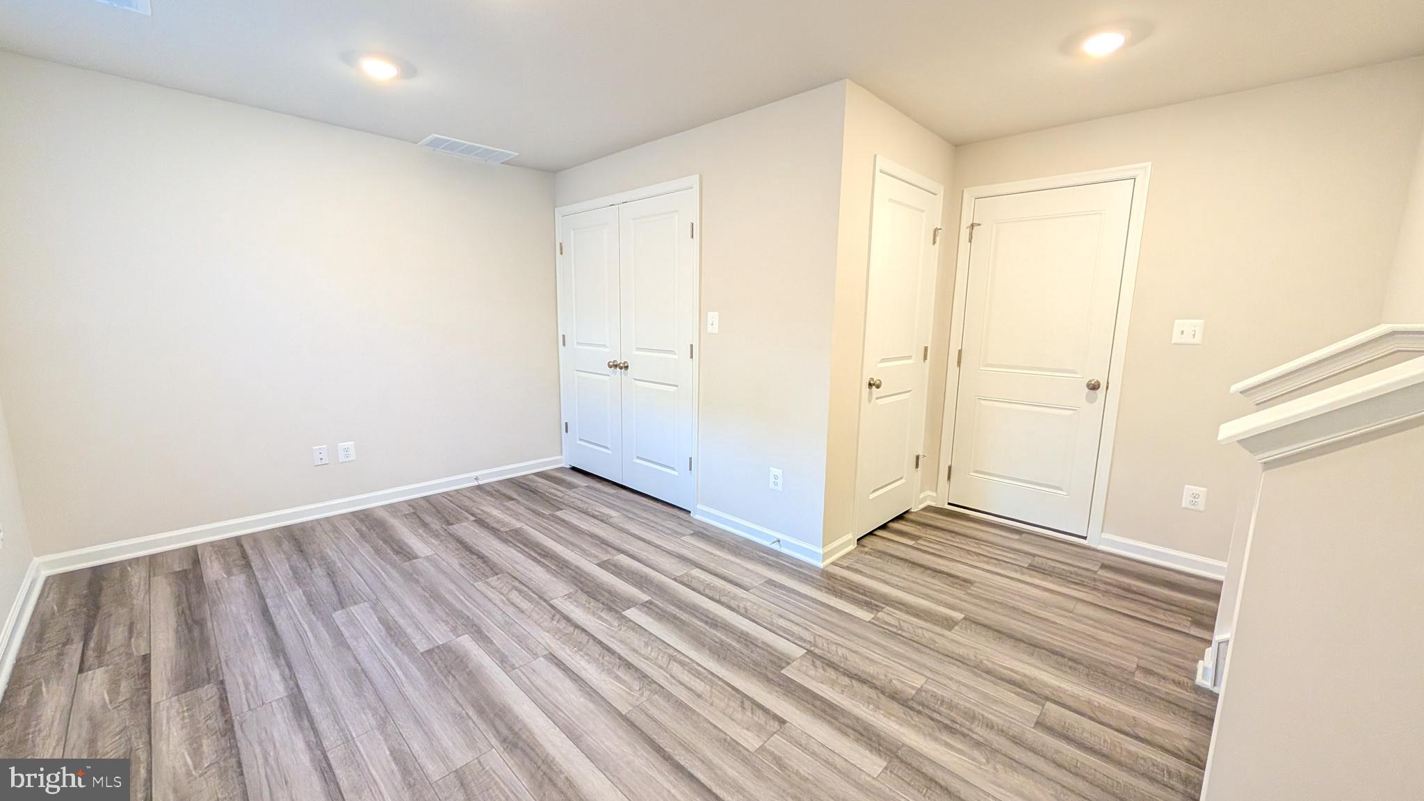 RED CLOVER MEADOWS - Residential Lease