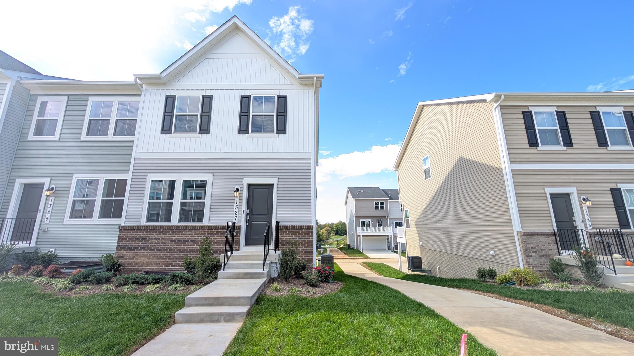 RED CLOVER MEADOWS - Residential Lease