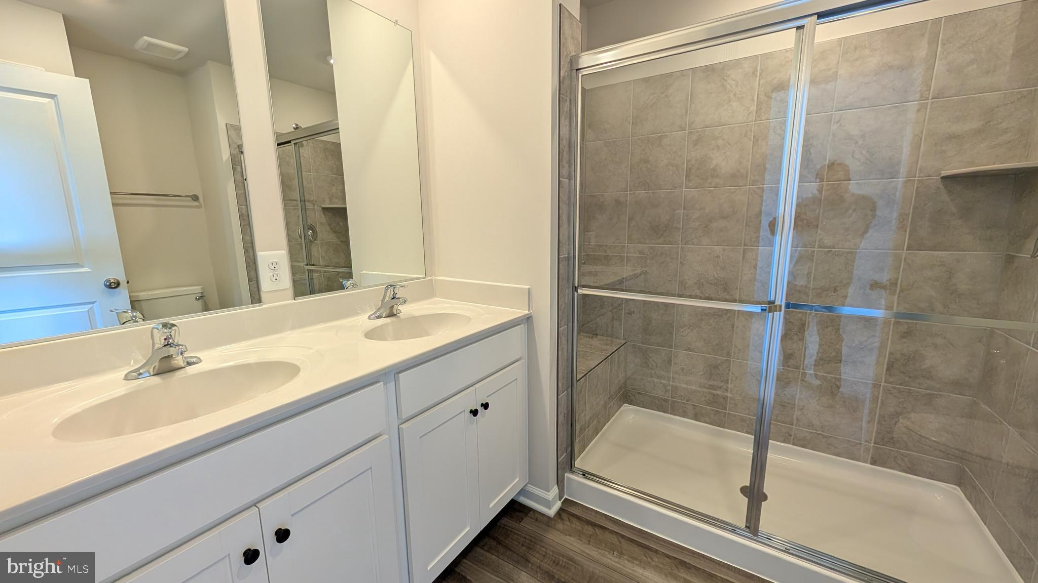 RED CLOVER MEADOWS - Residential Lease