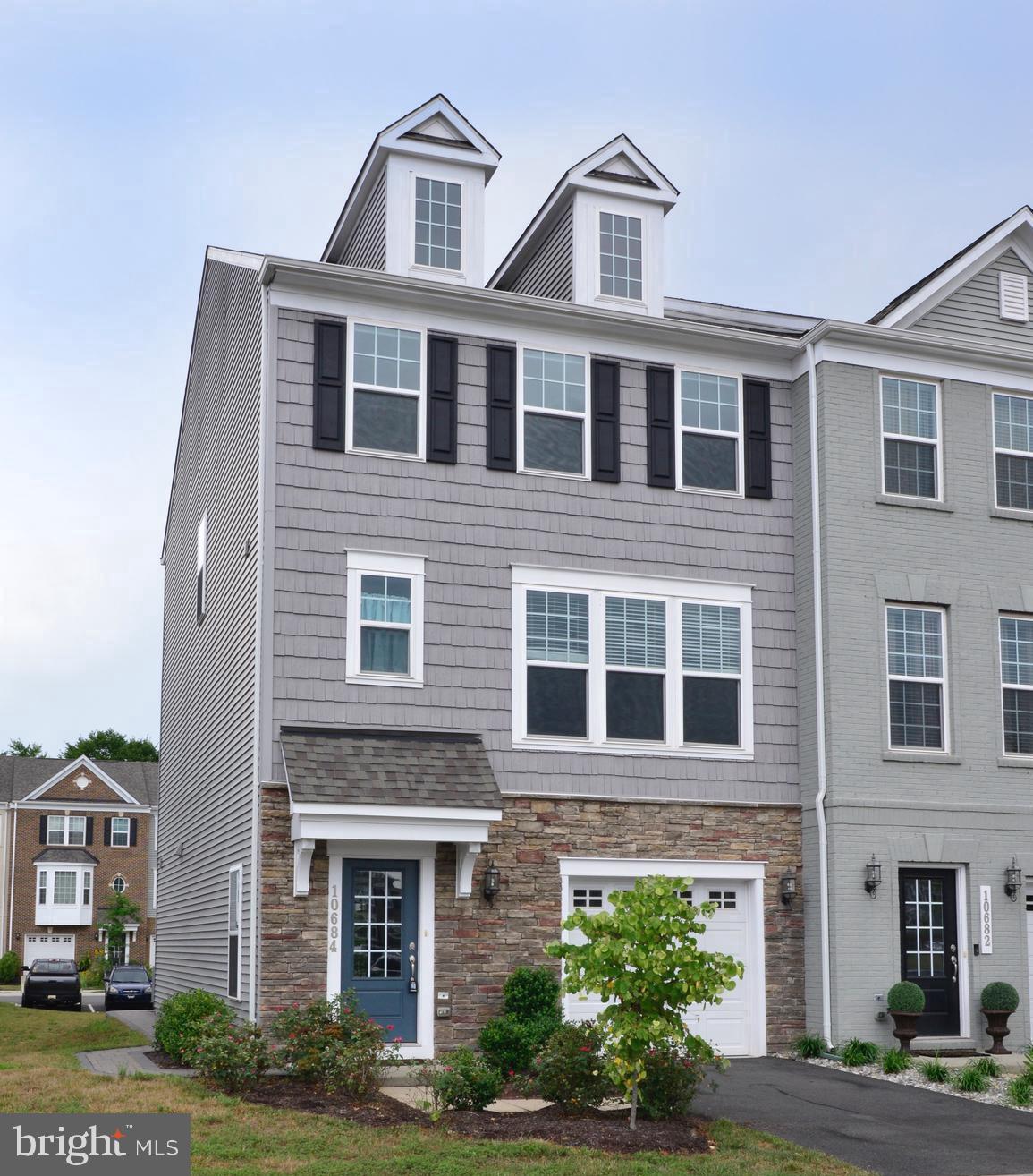 BRADLEY SQUARE - Residential Lease