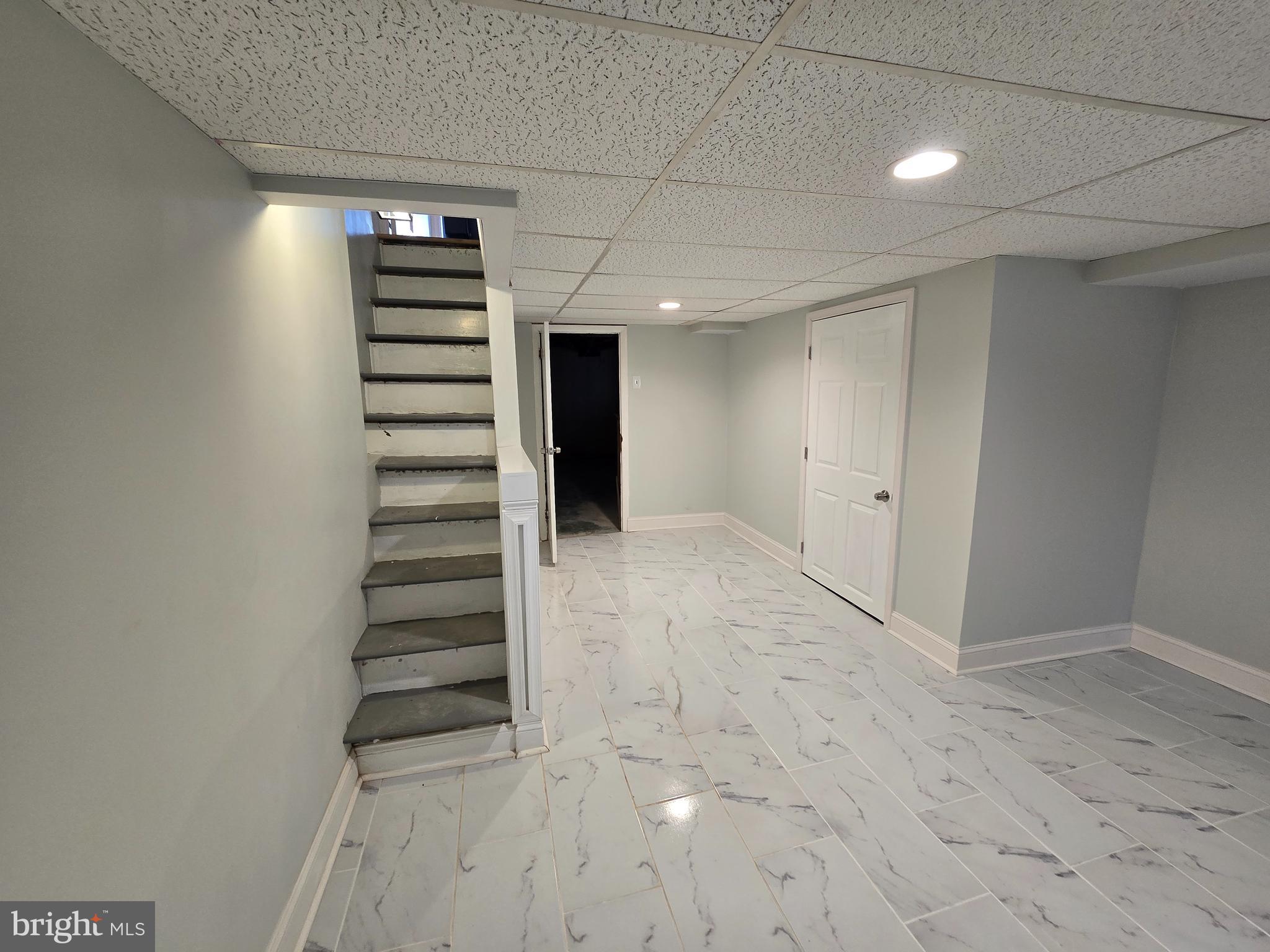 LAWNCREST - Residential