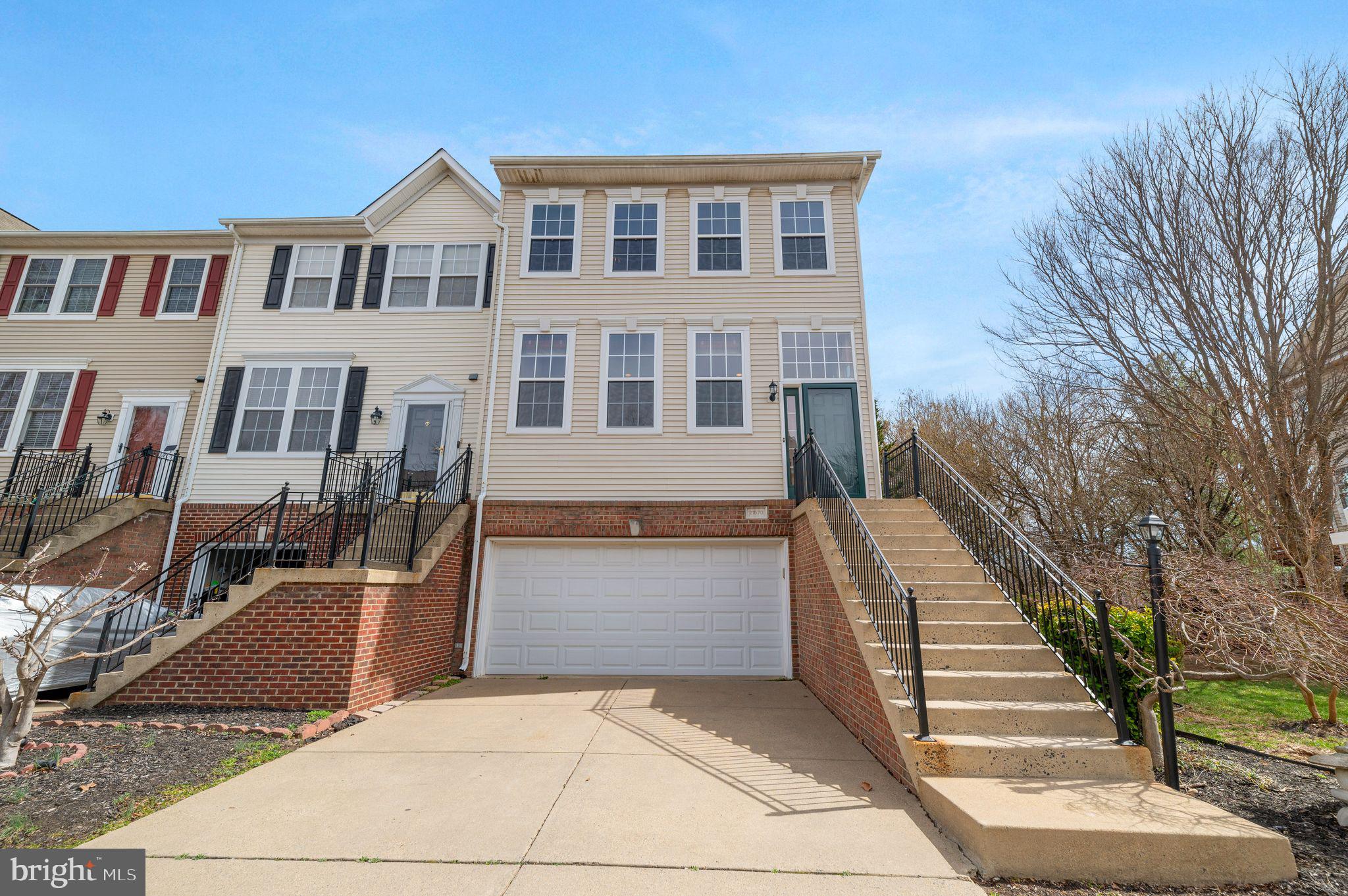 SIGNATURE AT BROADLANDS - Residential