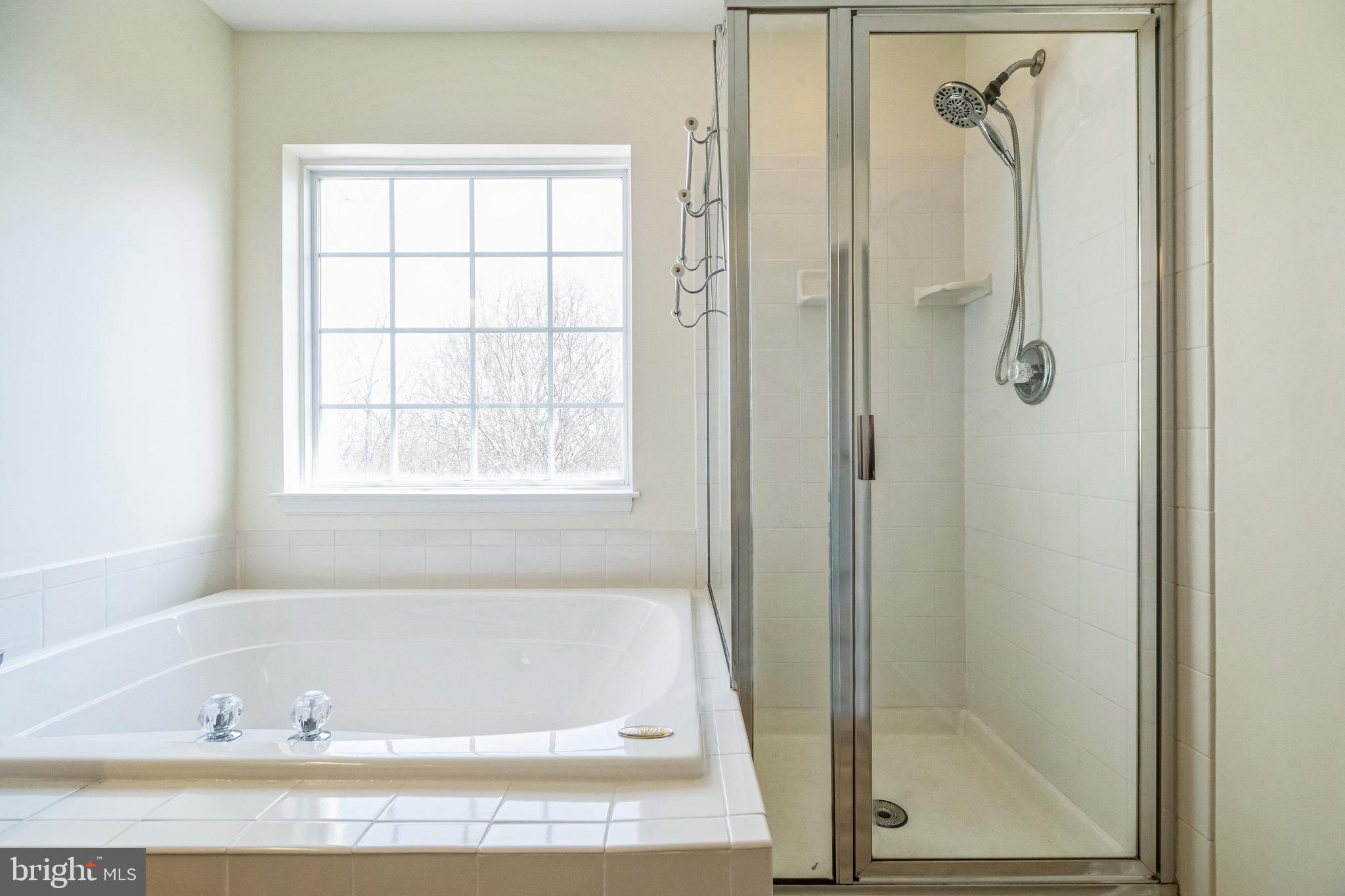 SIGNATURE AT BROADLANDS - Residential