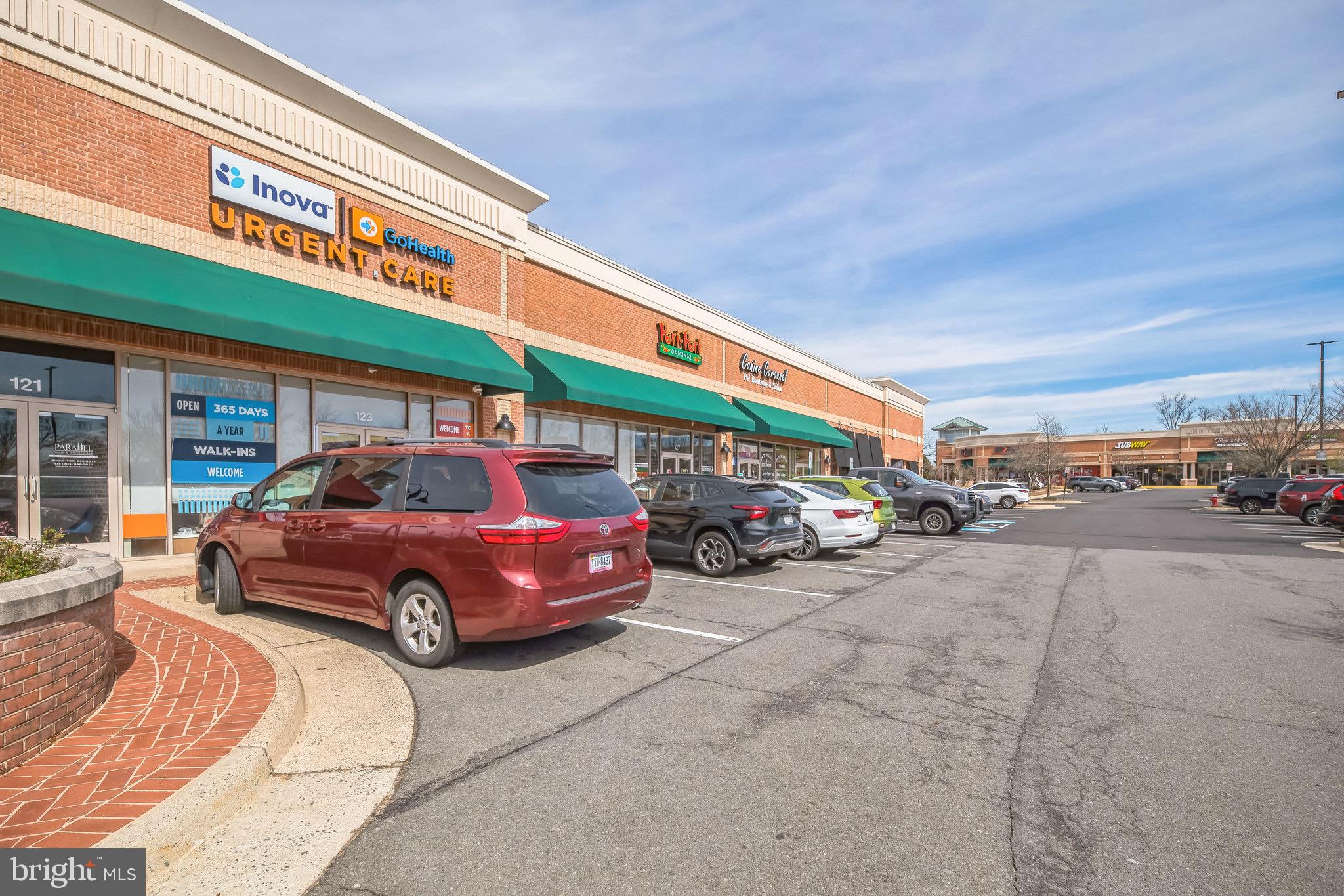 SIGNATURE AT BROADLANDS - Residential