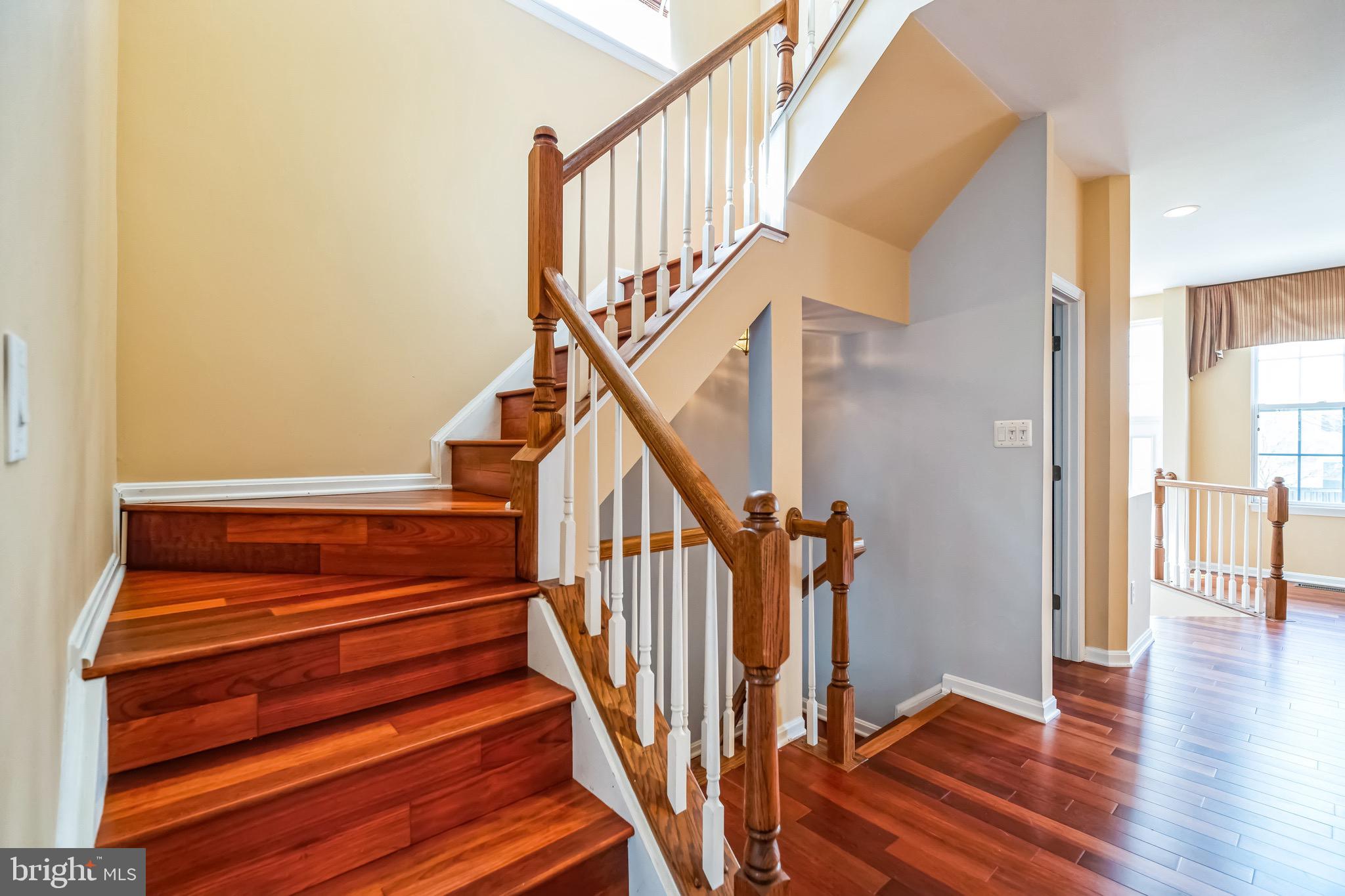 SIGNATURE AT BROADLANDS - Residential