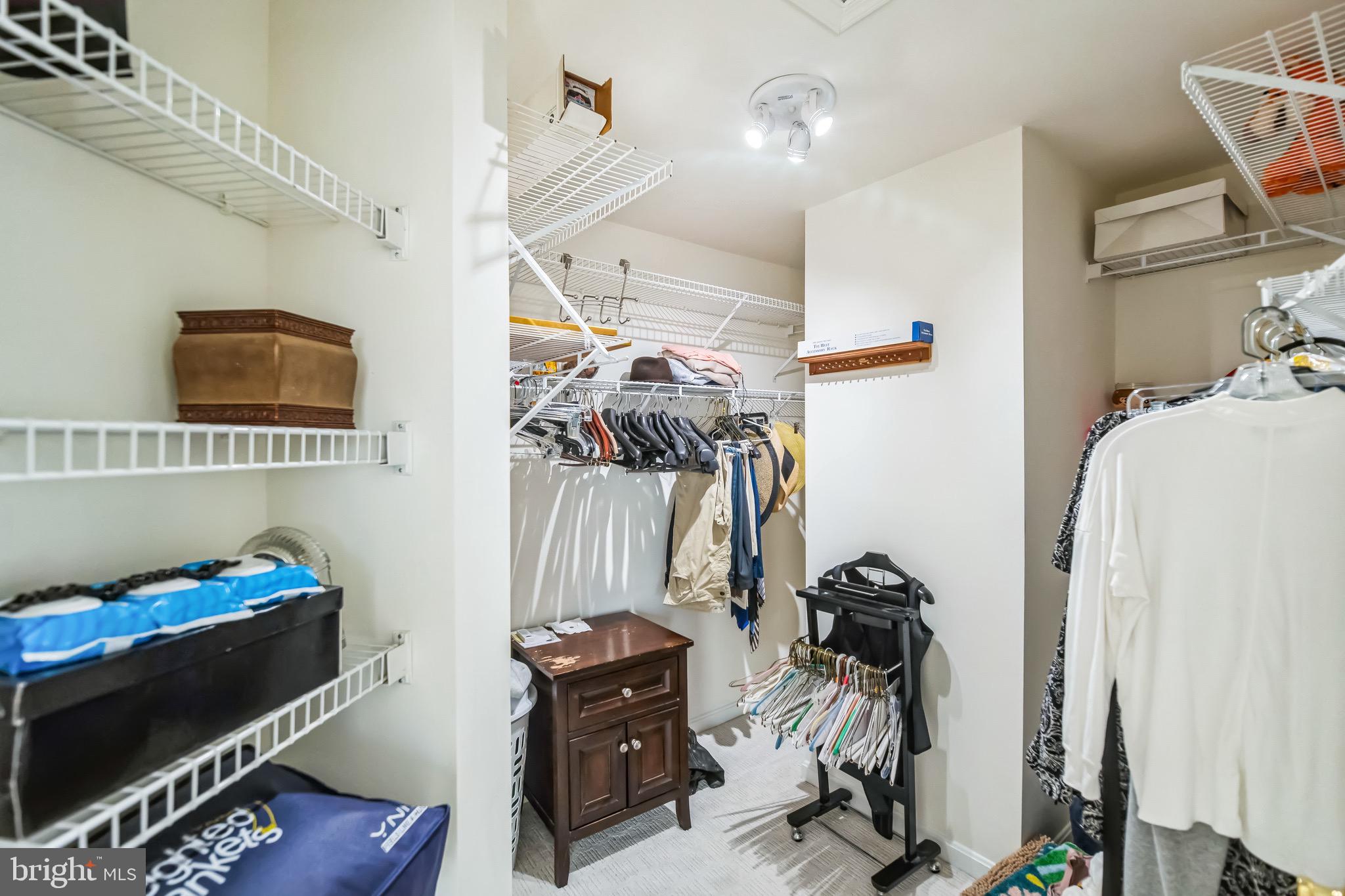 SIGNATURE AT BROADLANDS - Residential