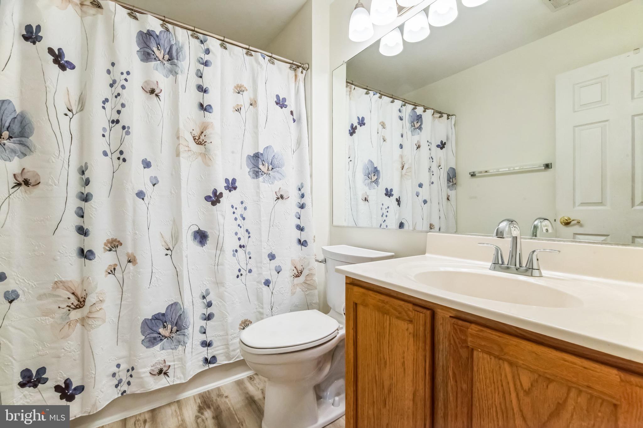 SIGNATURE AT BROADLANDS - Residential