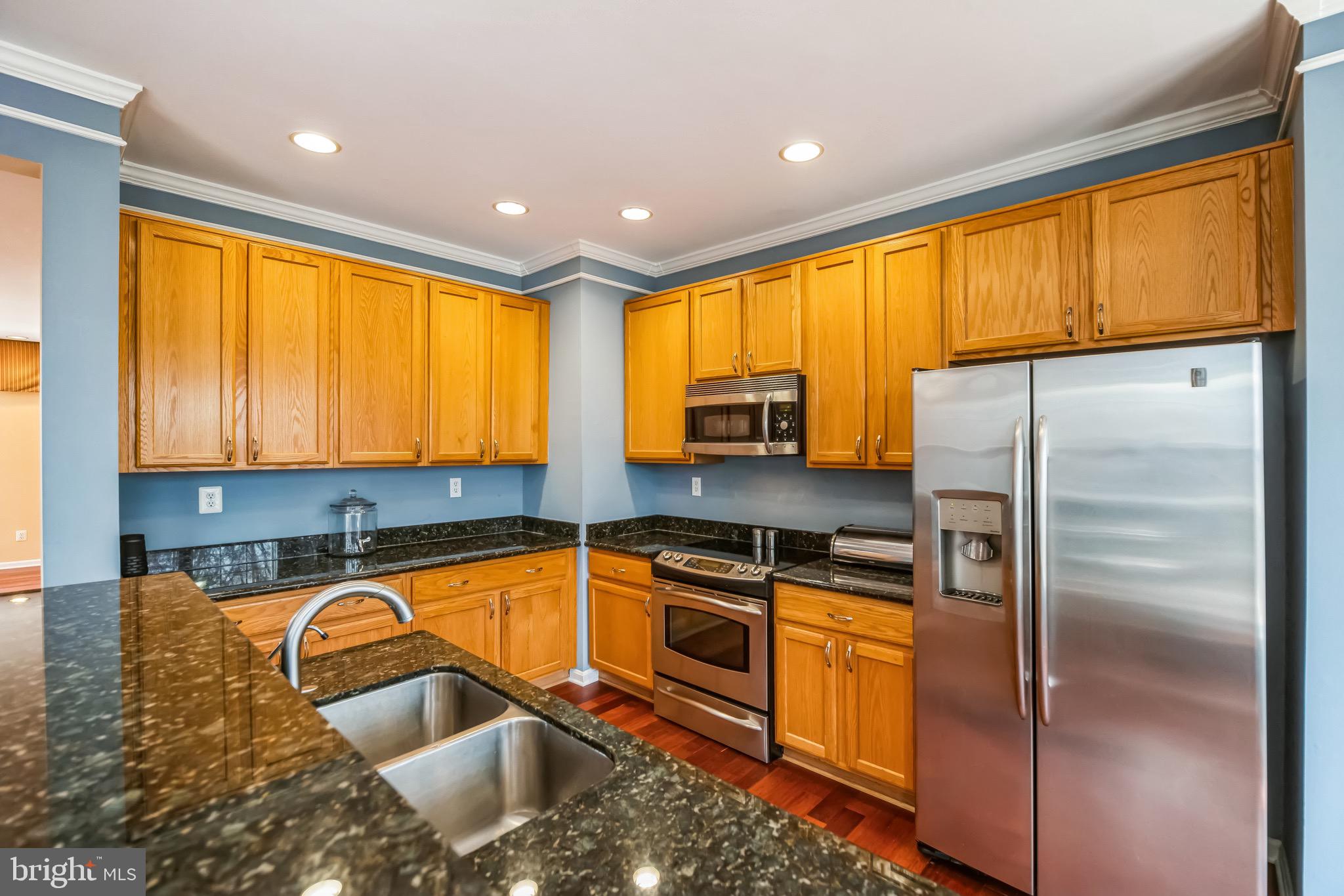 SIGNATURE AT BROADLANDS - Residential