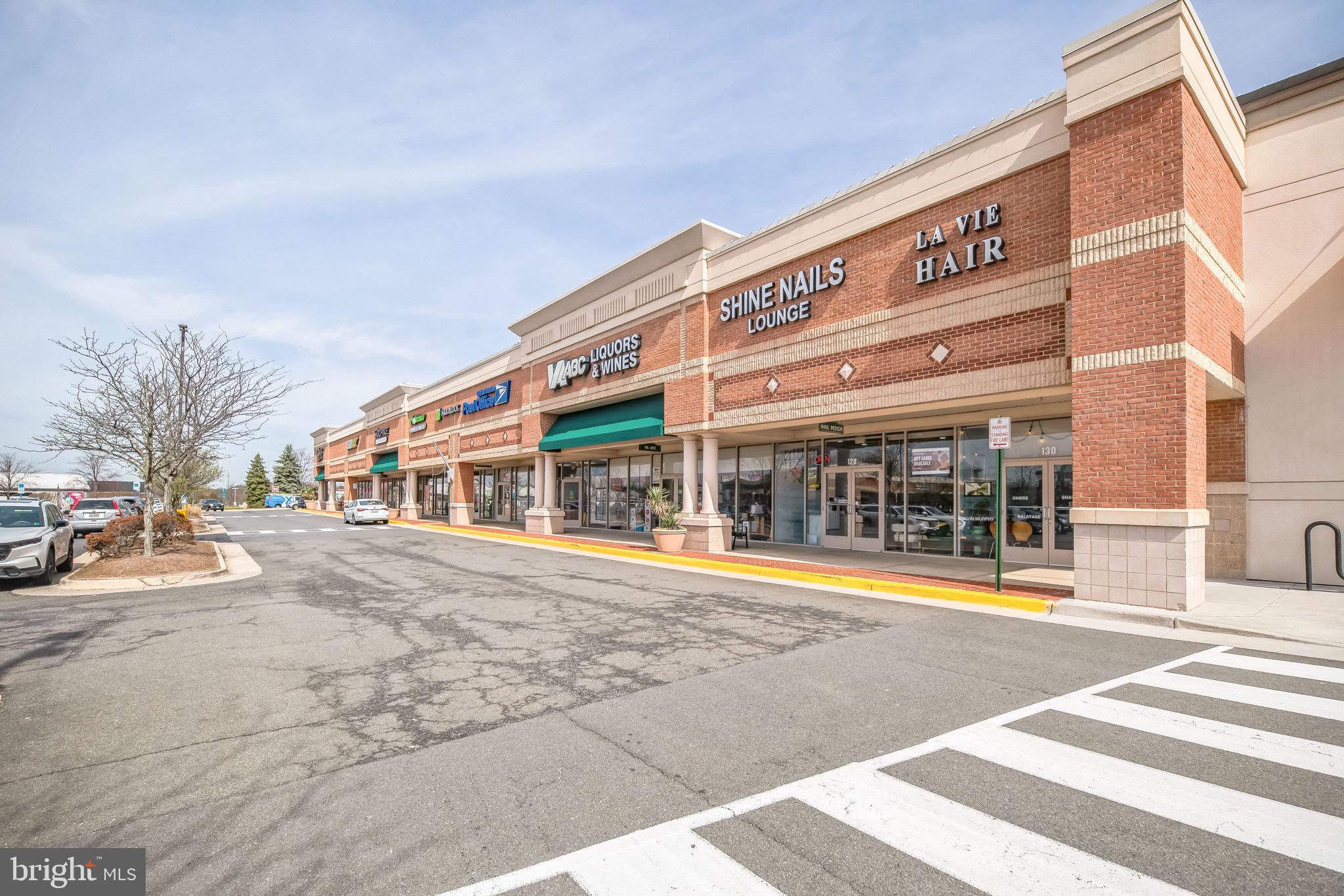 SIGNATURE AT BROADLANDS - Residential