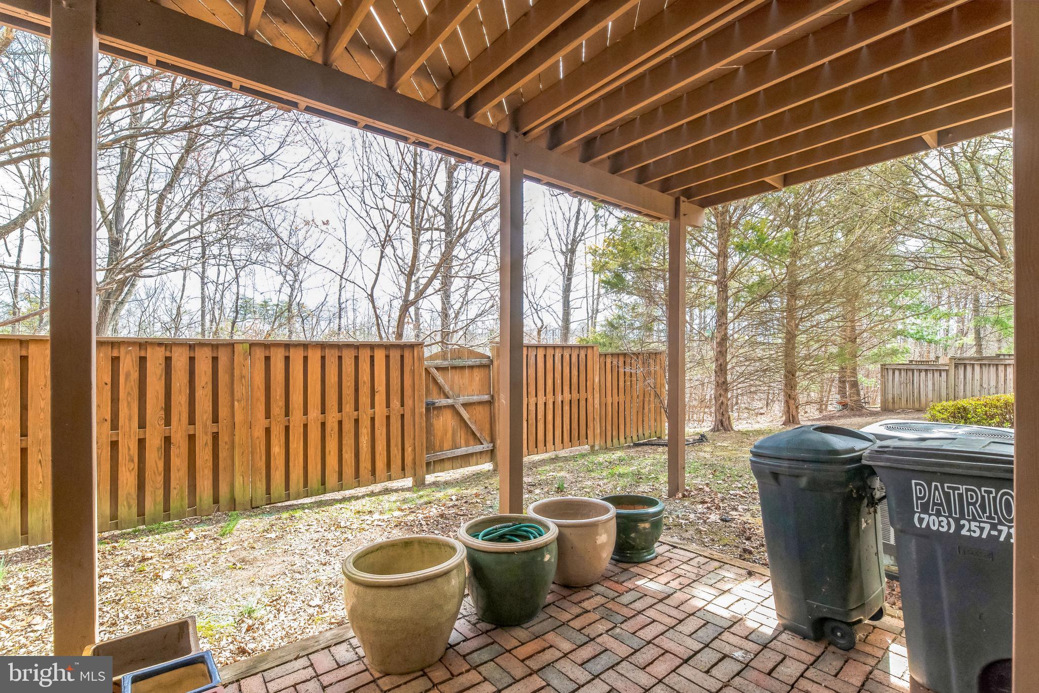 SIGNATURE AT BROADLANDS - Residential