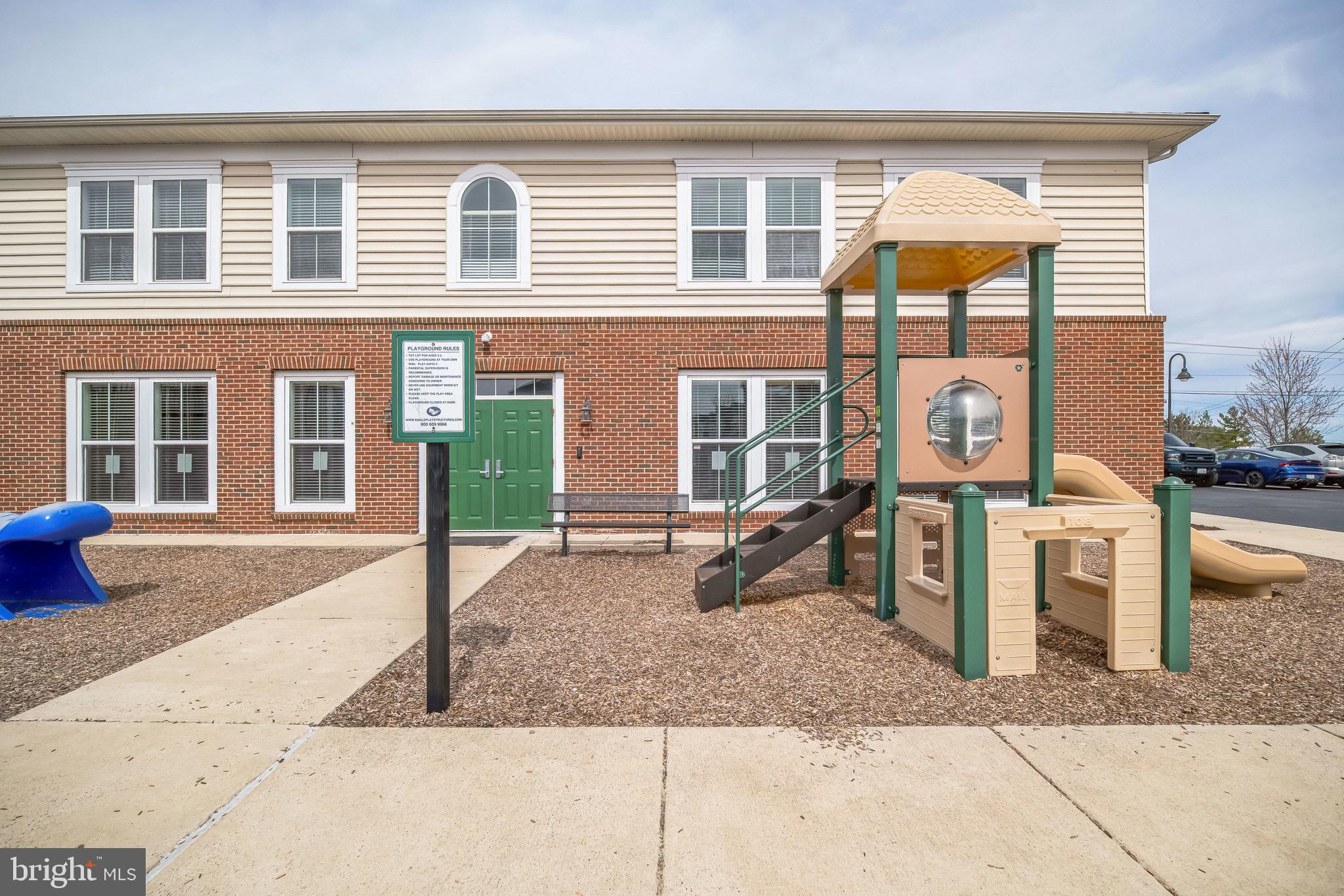 SIGNATURE AT BROADLANDS - Residential